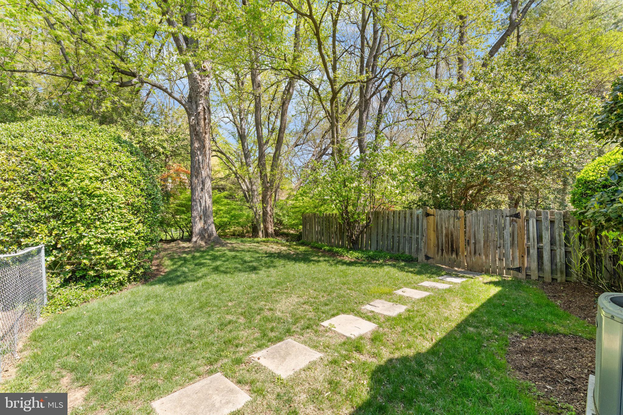 DOVER BALMORAL RIVERWOOD - Residential