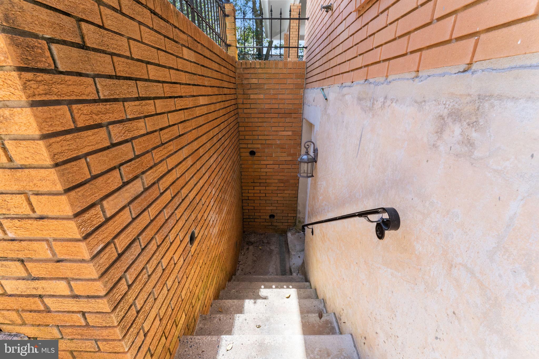 DOVER BALMORAL RIVERWOOD - Residential