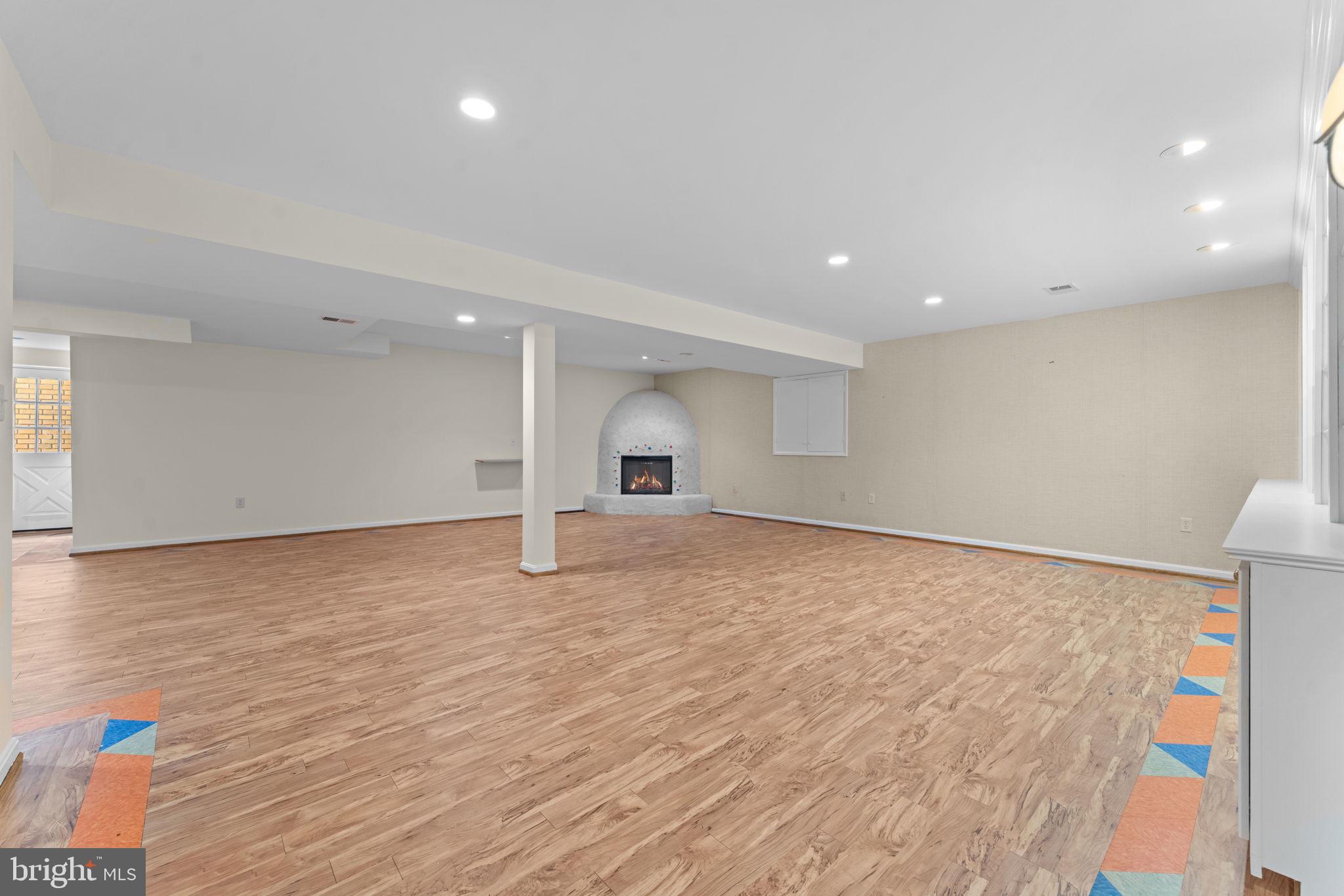 DOVER BALMORAL RIVERWOOD - Residential