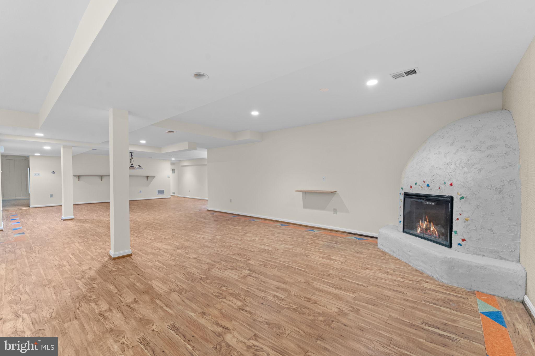 DOVER BALMORAL RIVERWOOD - Residential