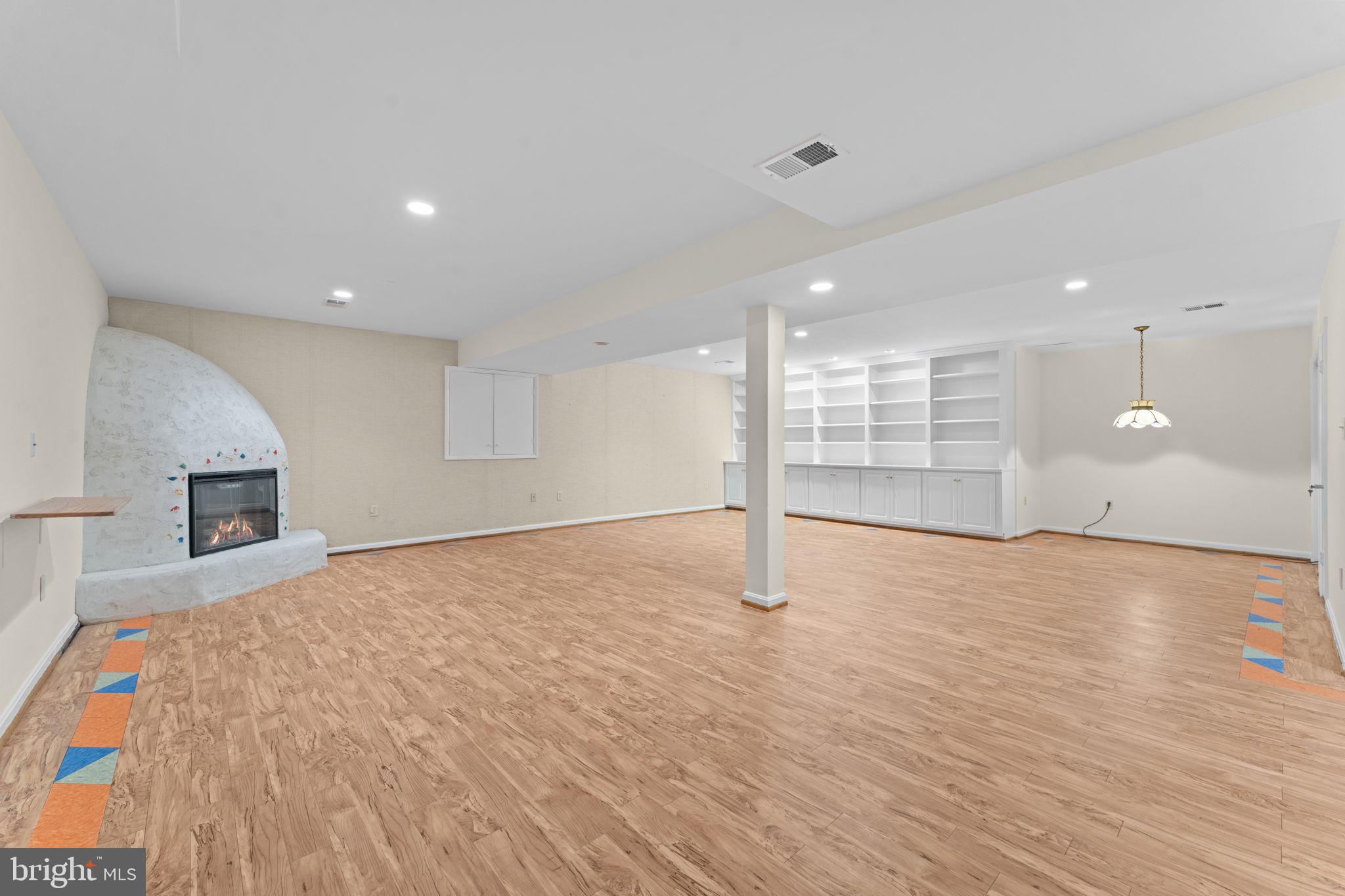 DOVER BALMORAL RIVERWOOD - Residential