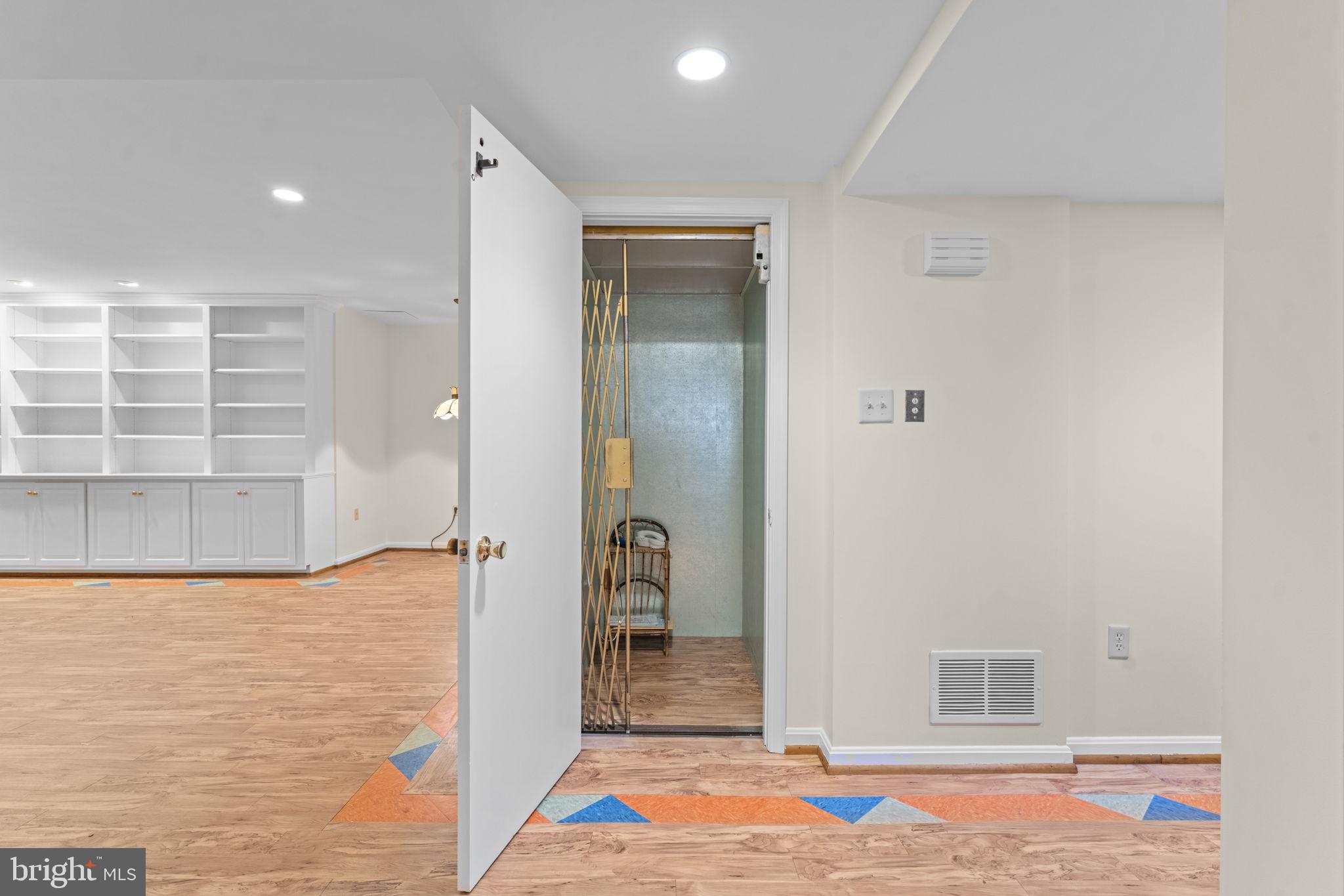 DOVER BALMORAL RIVERWOOD - Residential