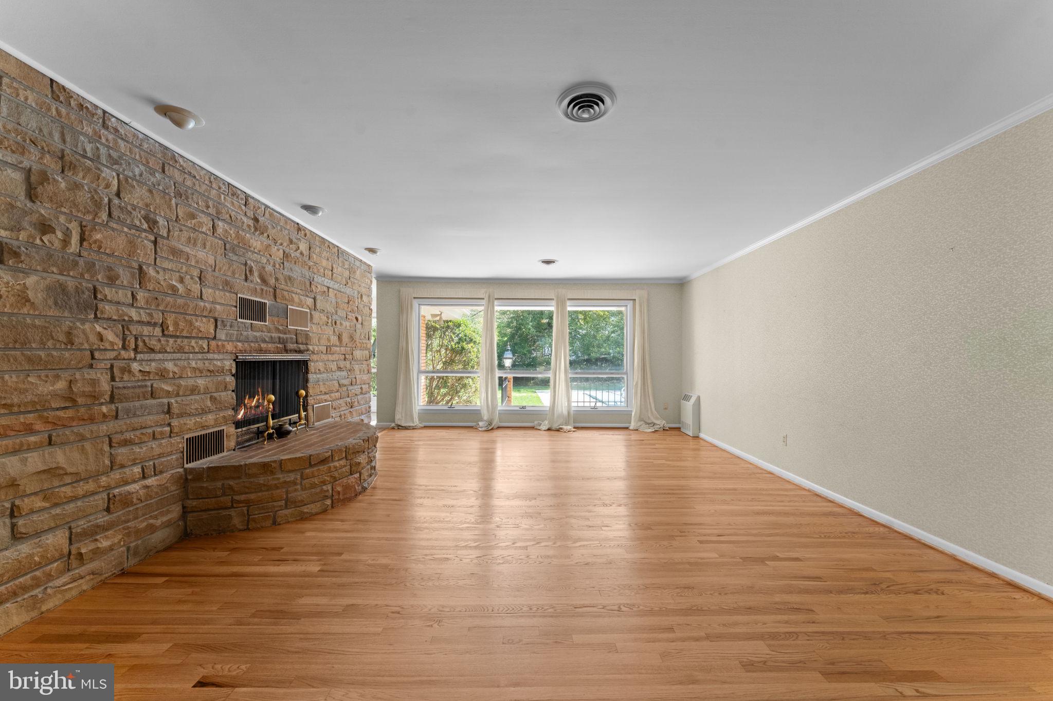 DOVER BALMORAL RIVERWOOD - Residential