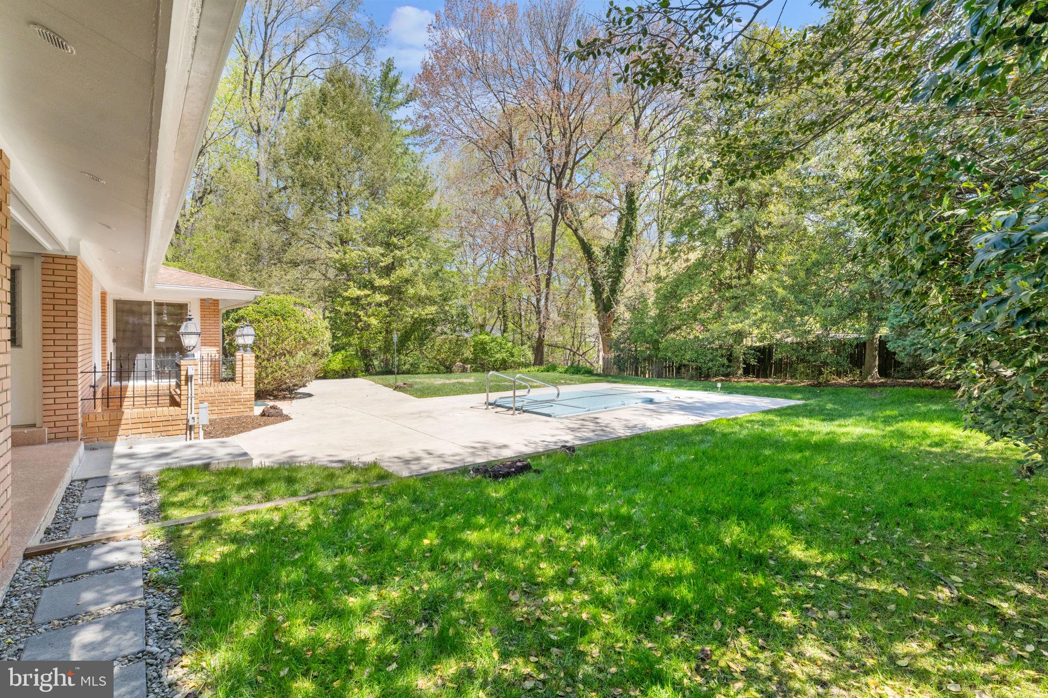 DOVER BALMORAL RIVERWOOD - Residential