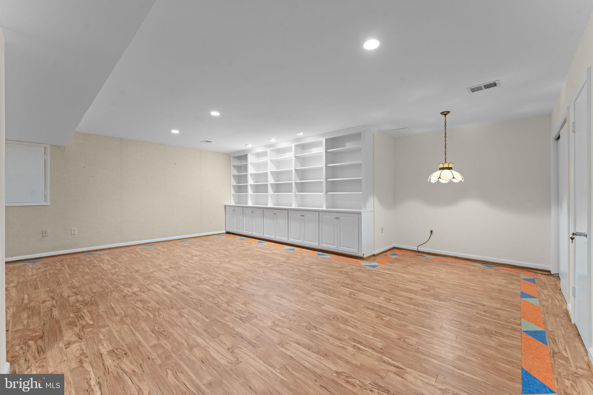 DOVER BALMORAL RIVERWOOD - Residential