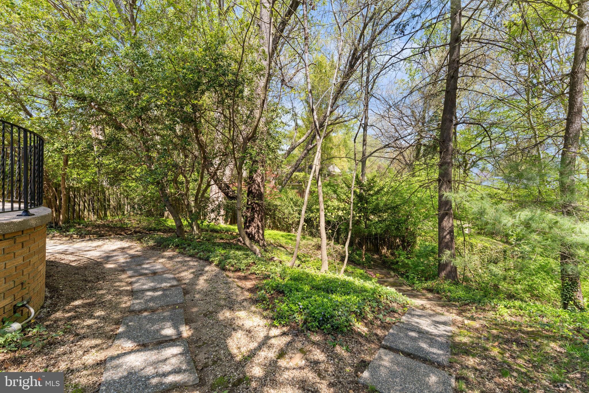 DOVER BALMORAL RIVERWOOD - Residential