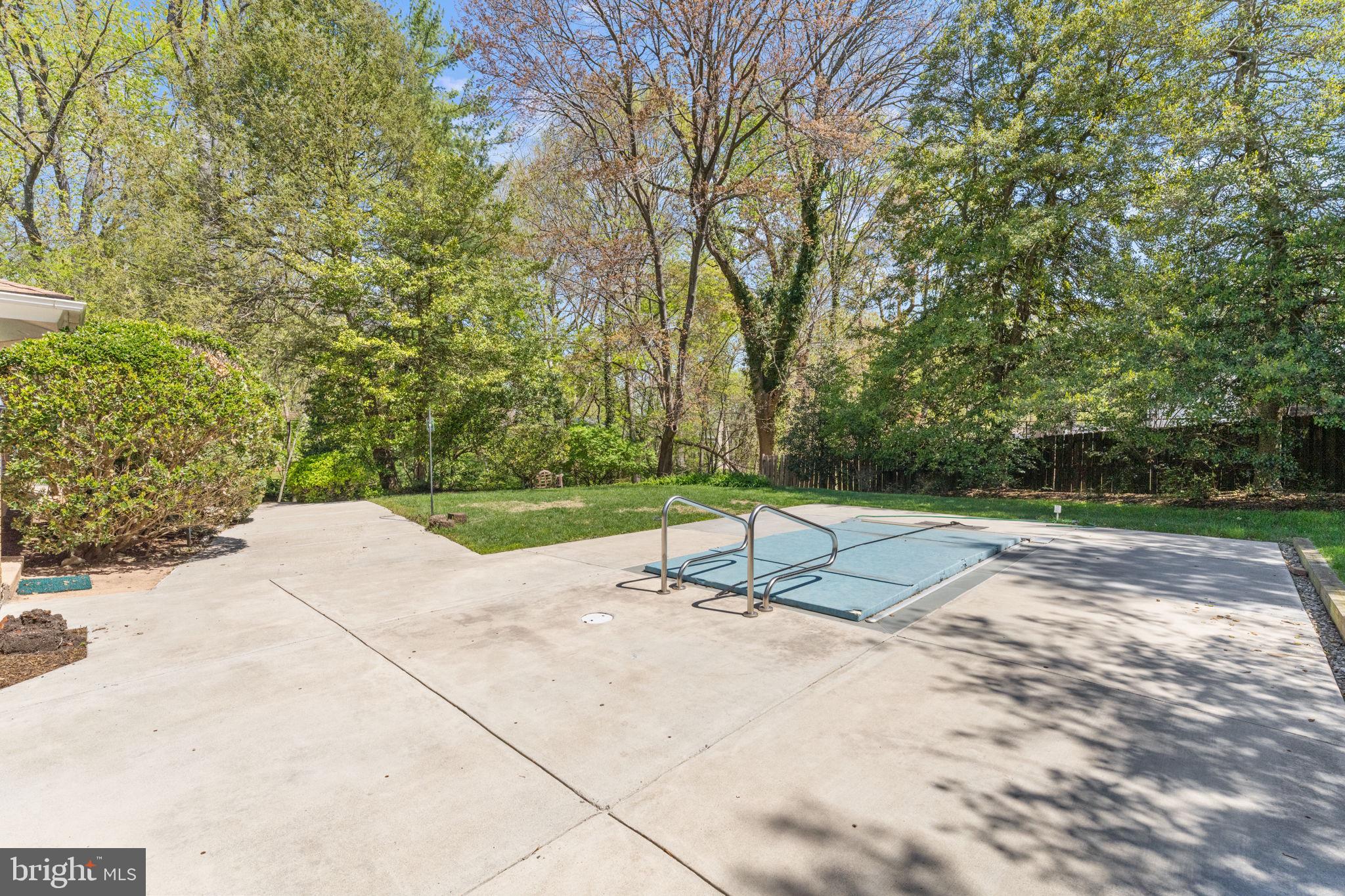 DOVER BALMORAL RIVERWOOD - Residential