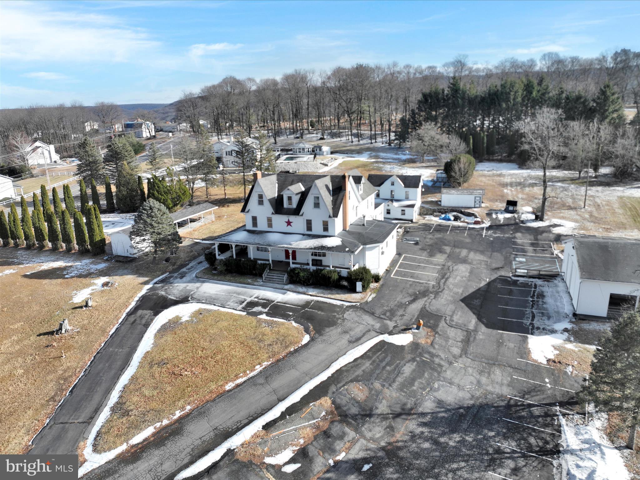 BULLS HEAD - Commercial Sale