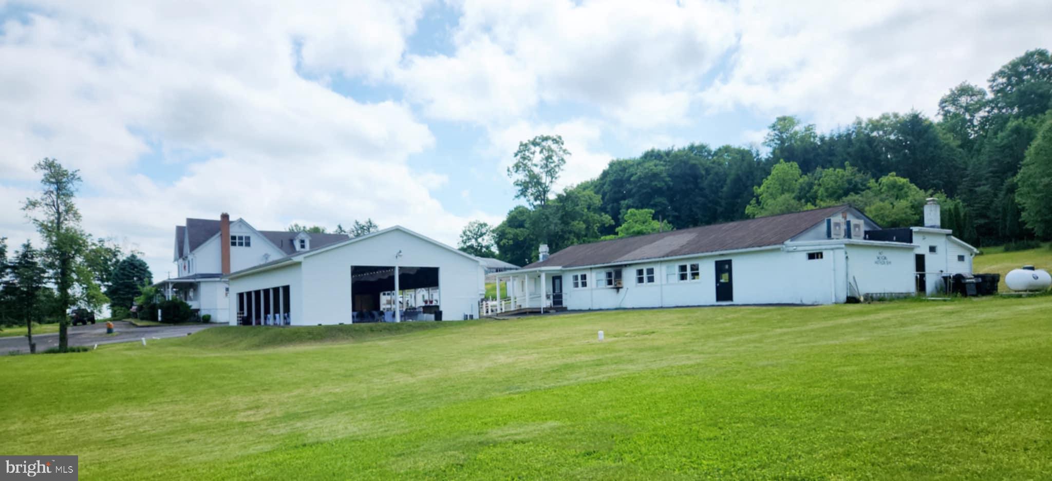 BULLS HEAD - Commercial Sale