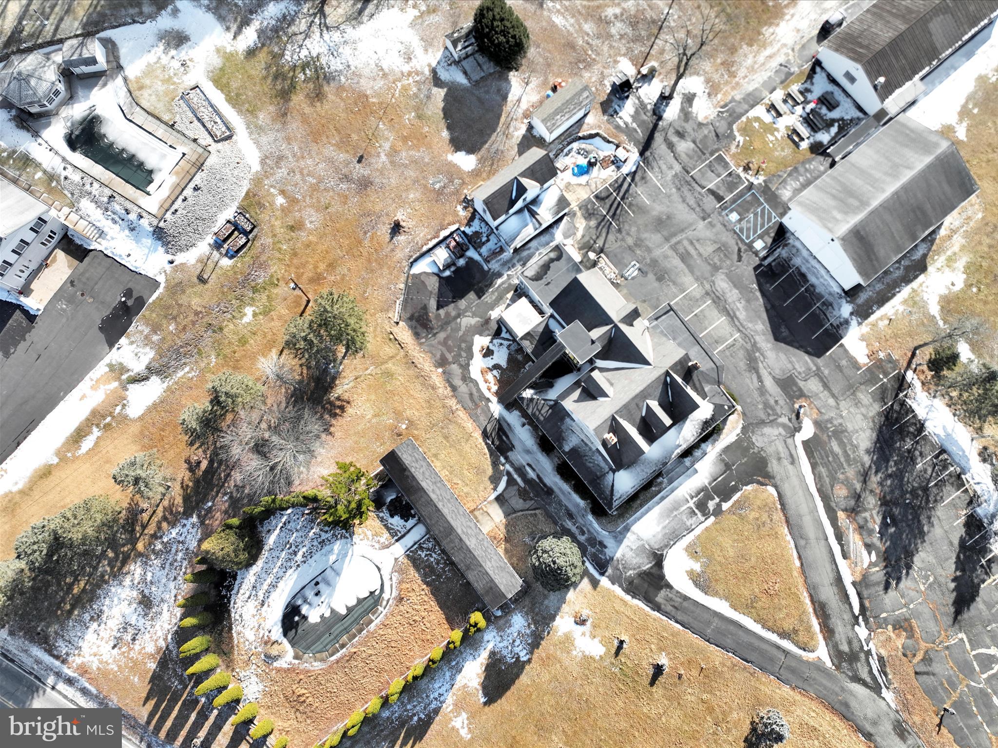 BULLS HEAD - Commercial Sale