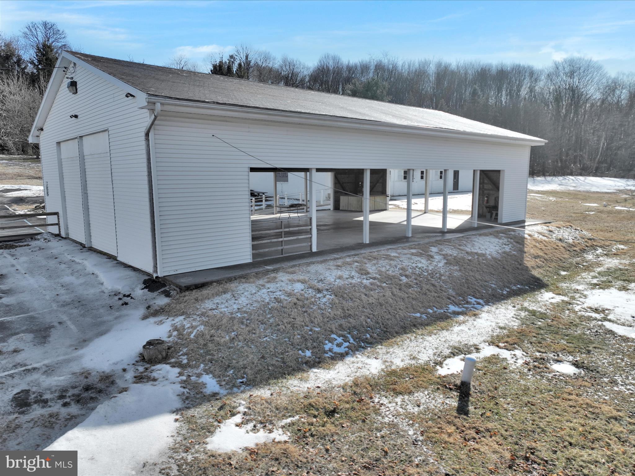 BULLS HEAD - Commercial Sale