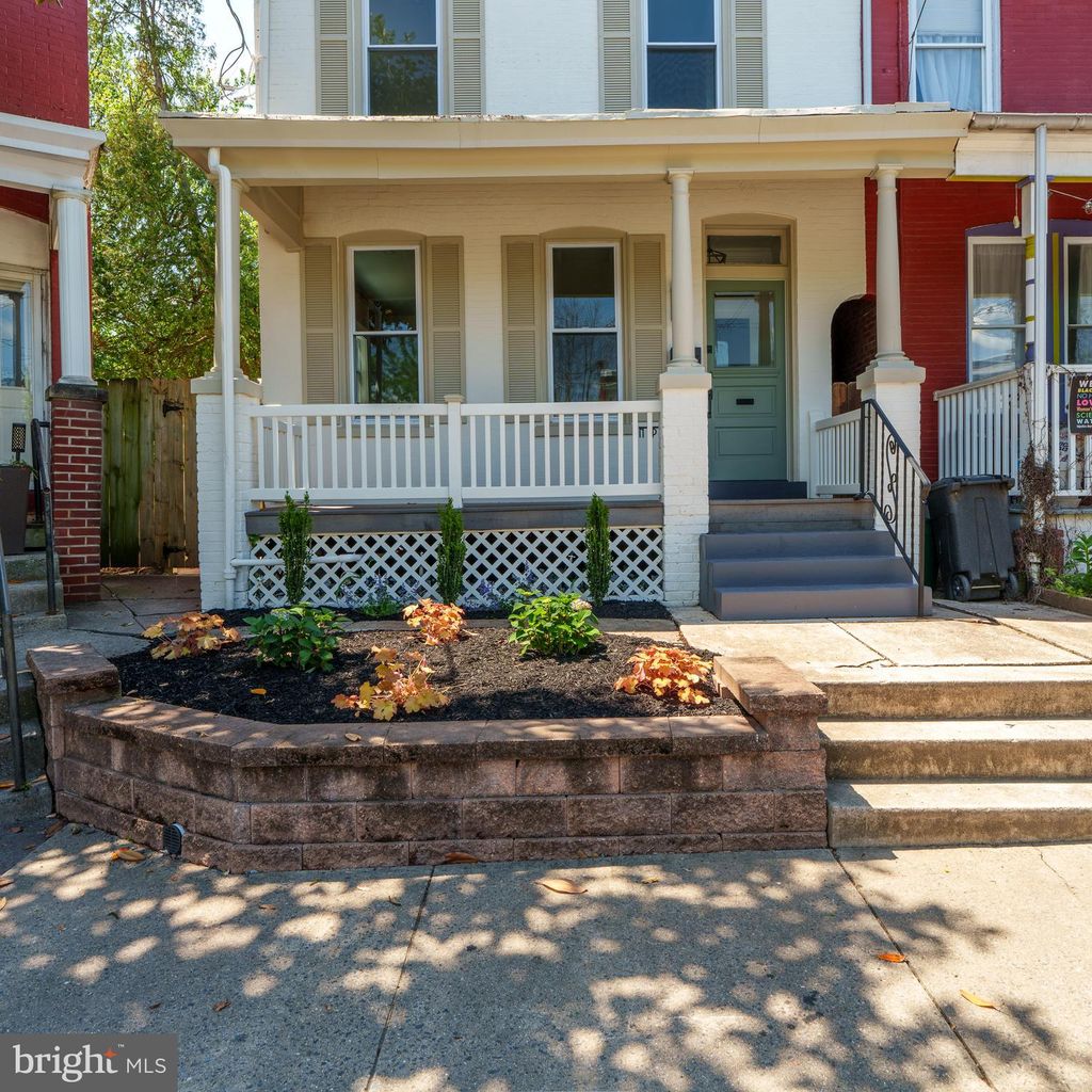 Photo of 572 N Plum Street, Lancaster, PA 17602 (MLS # PALA2051988)