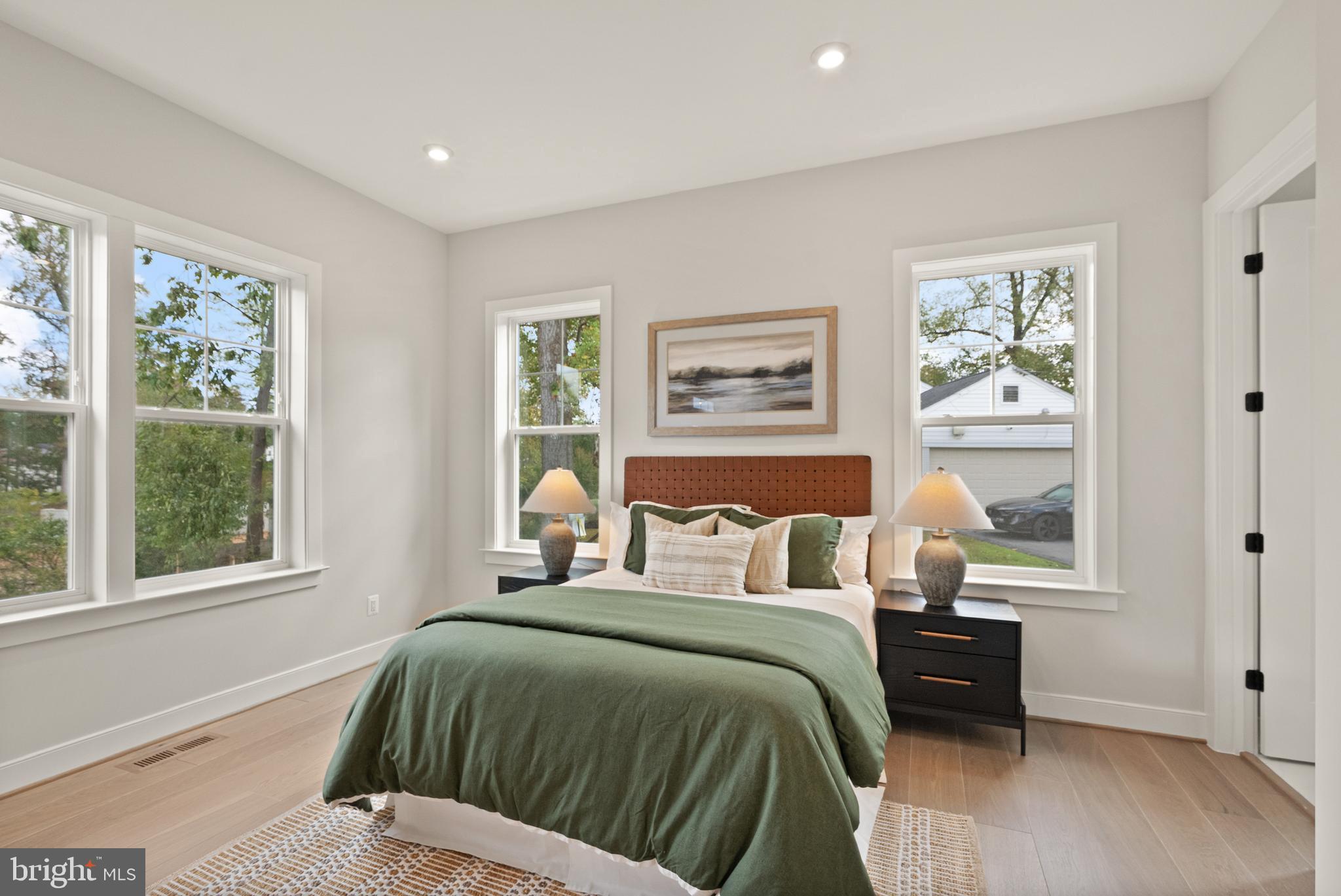 BURNING TREE - Residential