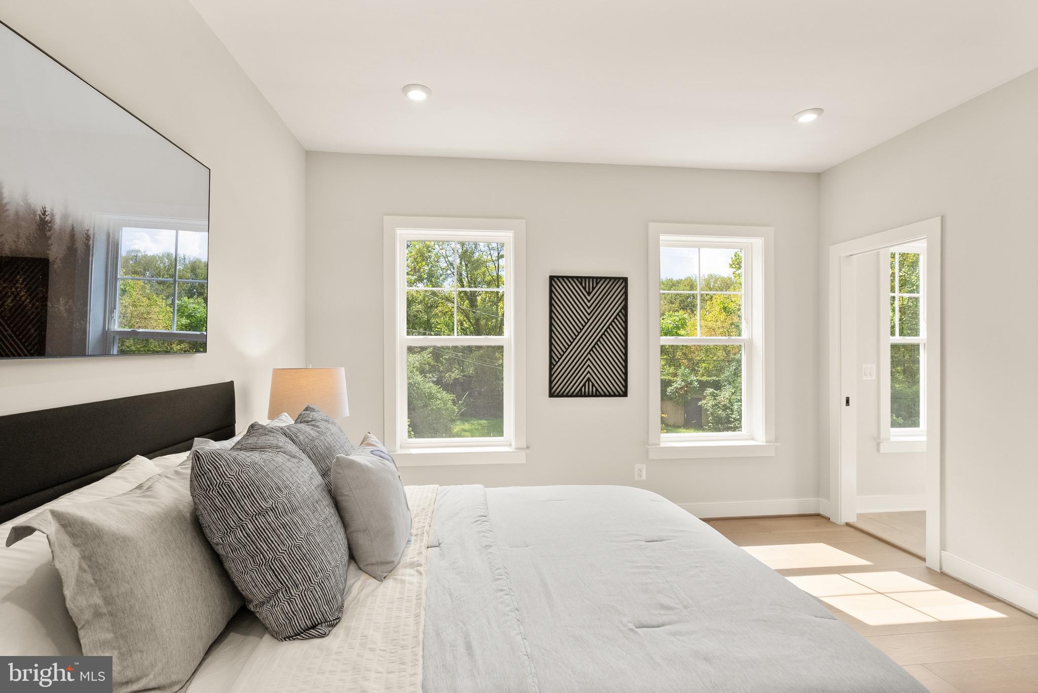 BURNING TREE - Residential