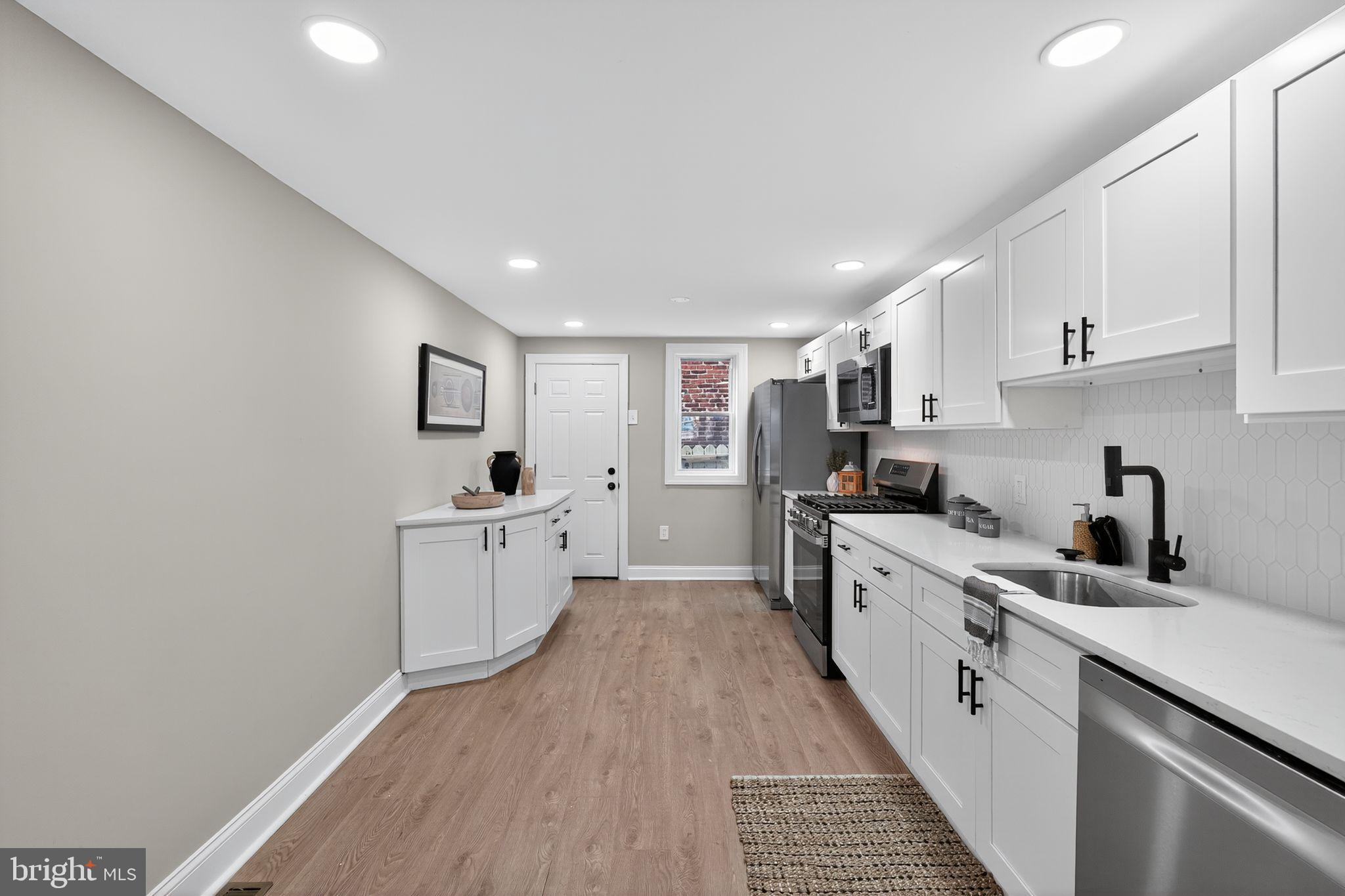 PASSYUNK SQUARE - Residential