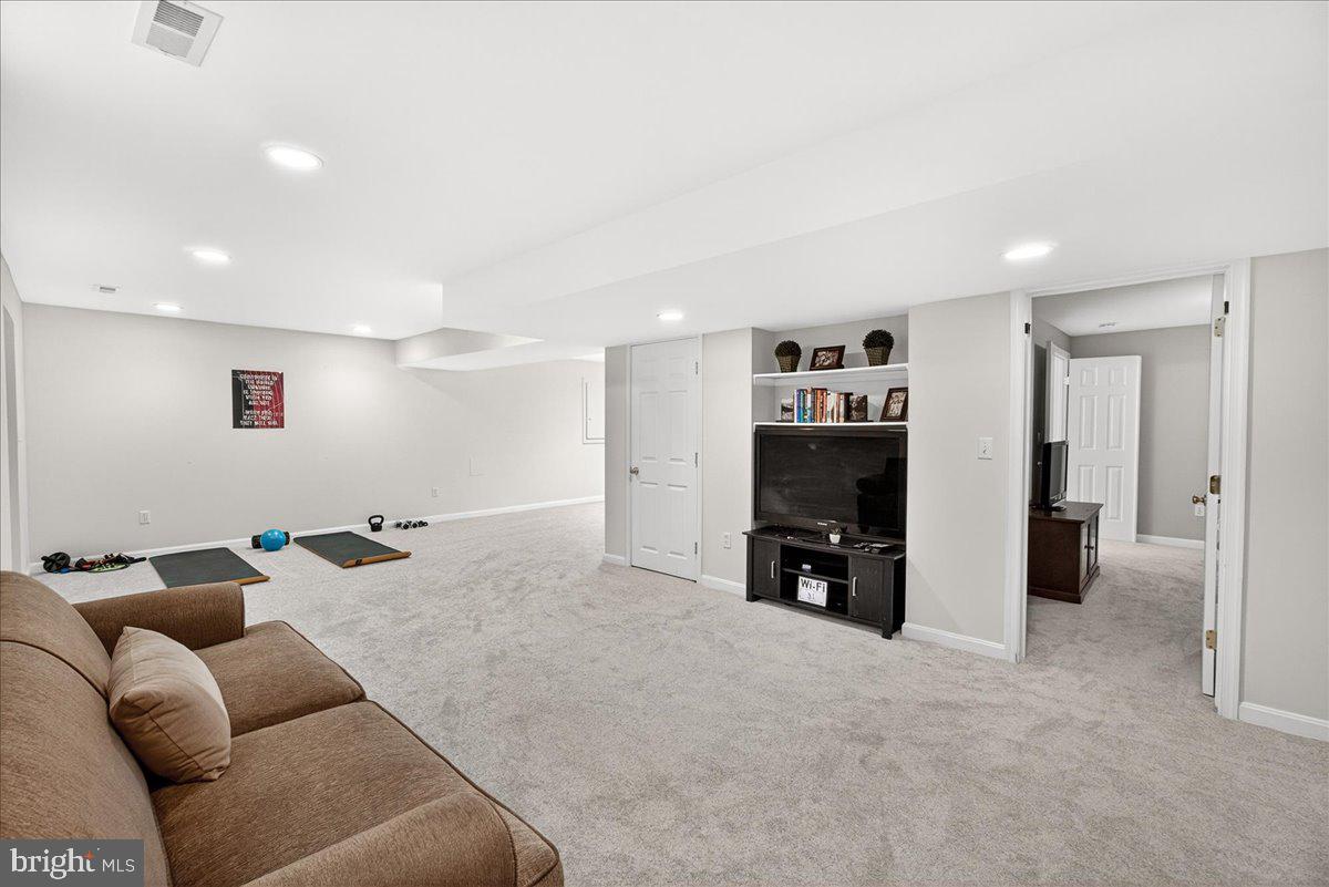 CLOVER HILL III - Residential