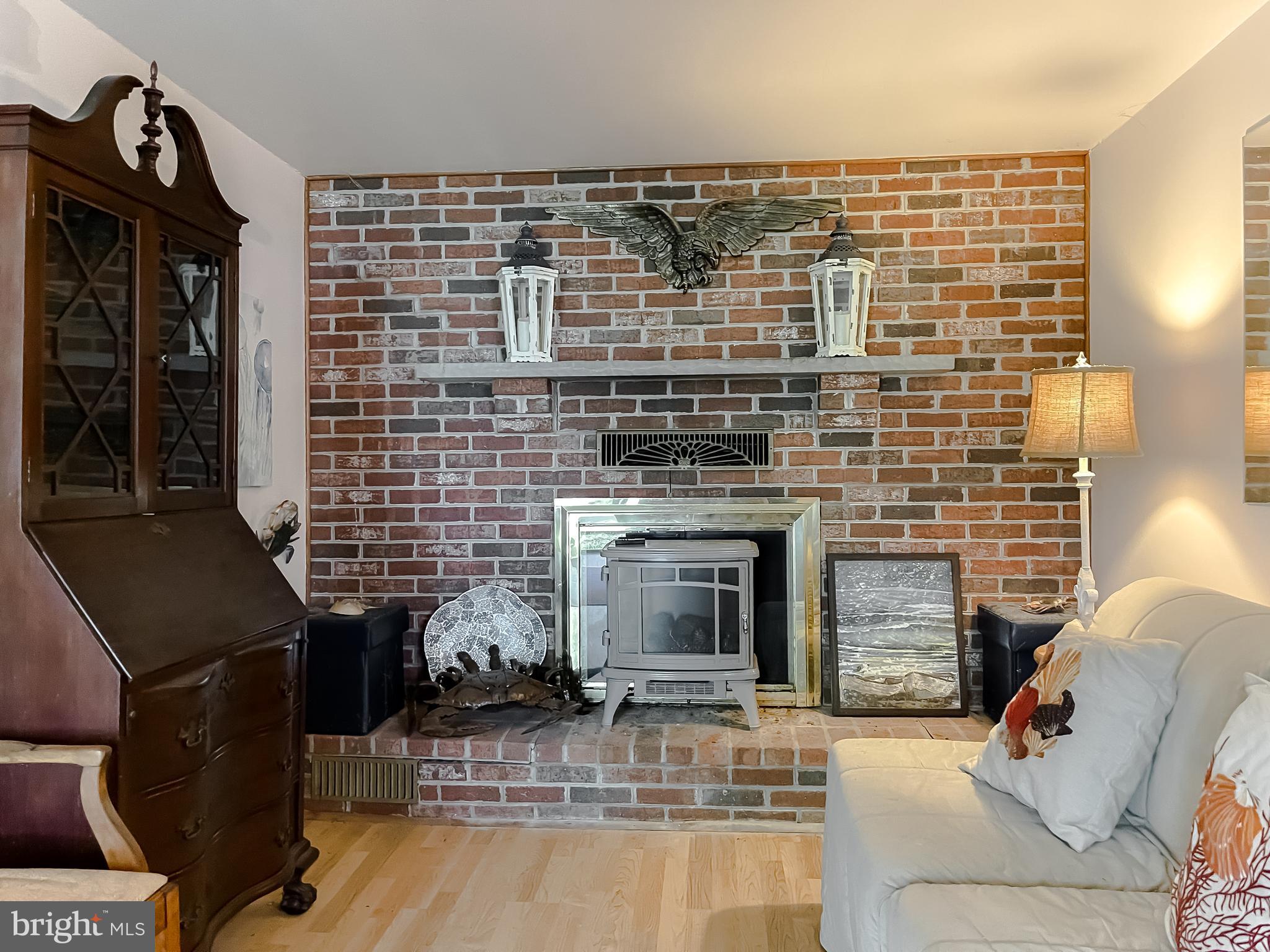 ROUSBY HALL WOODS - Residential