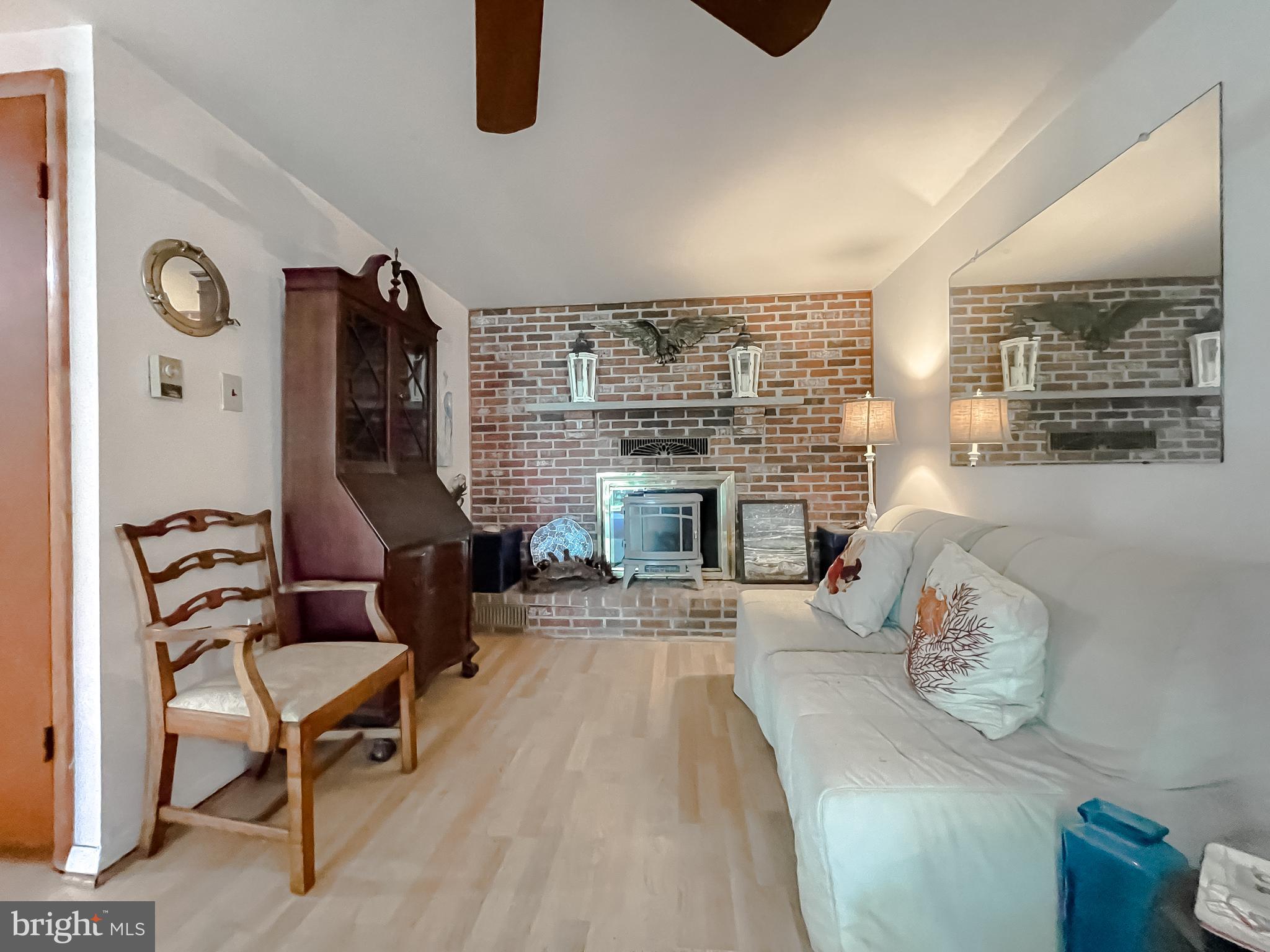 ROUSBY HALL WOODS - Residential