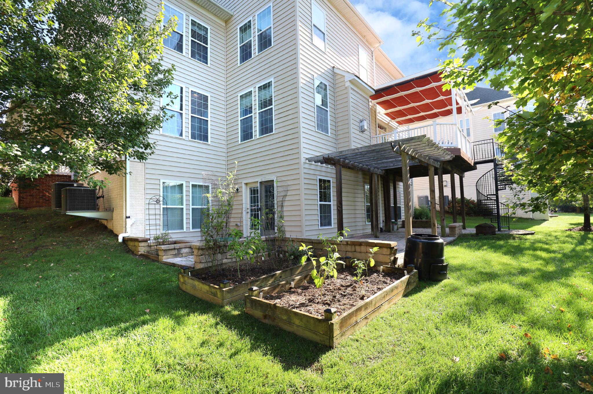 LAKEWOOD HILLS - Residential