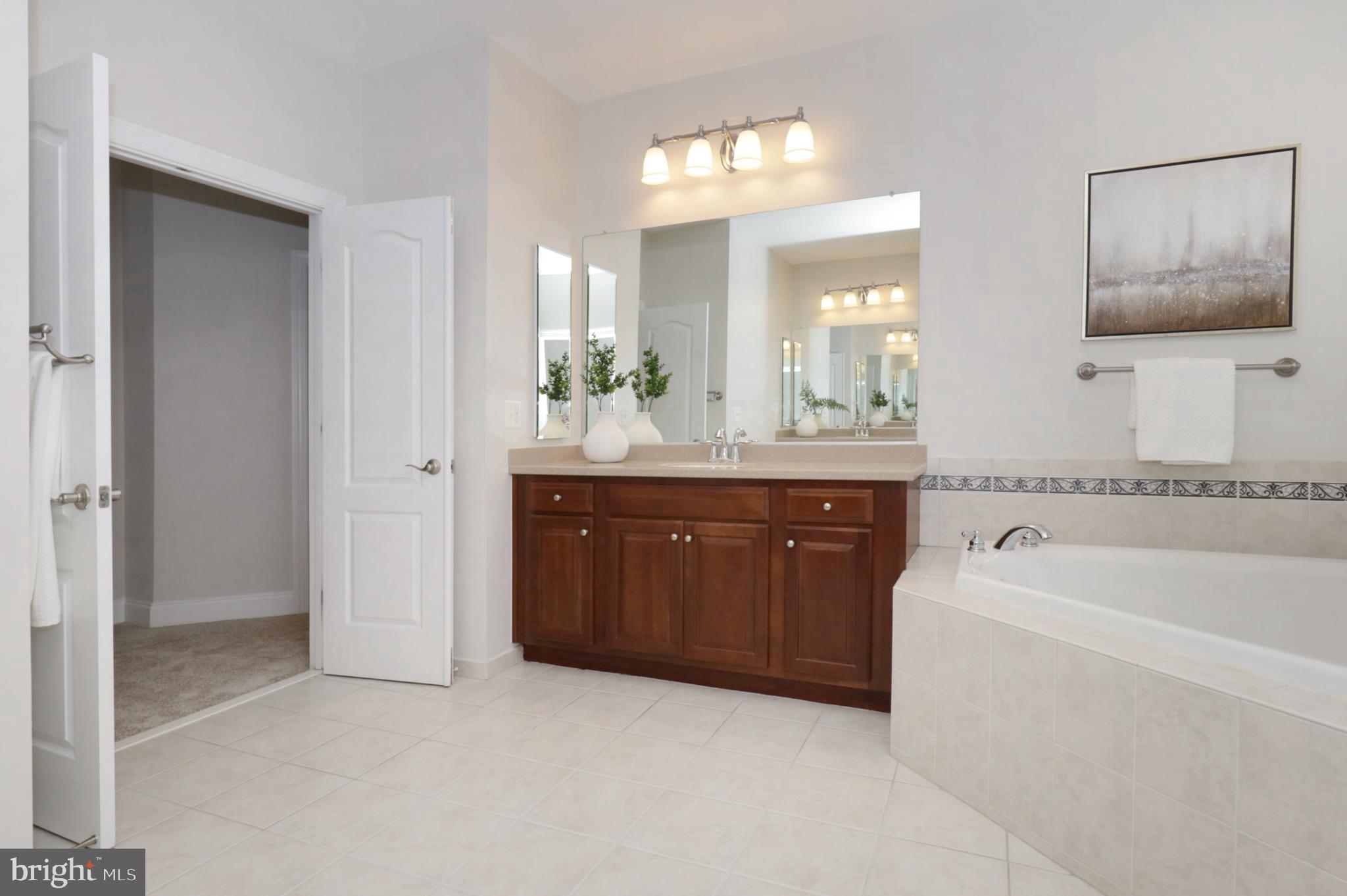 LAKEWOOD HILLS - Residential