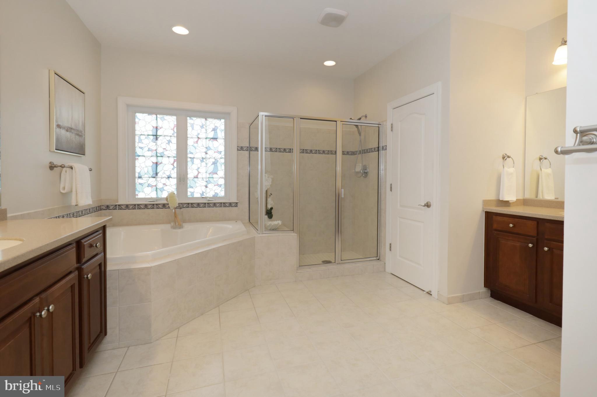 LAKEWOOD HILLS - Residential