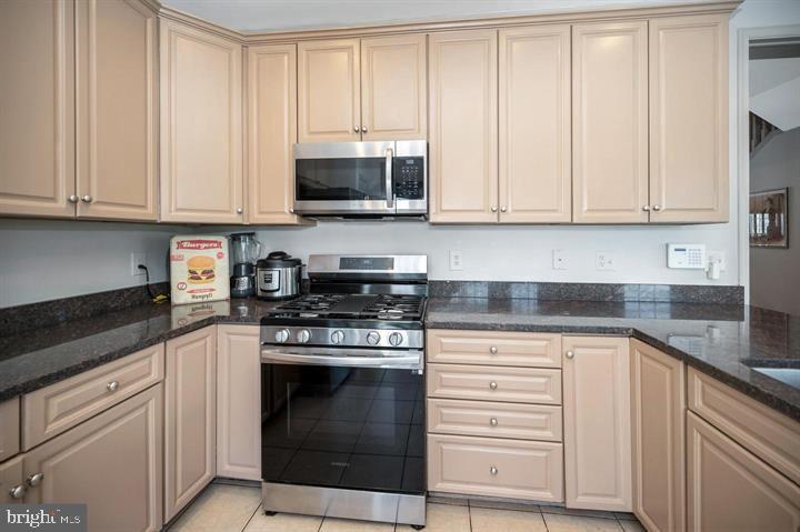 POTOMAC CLUB - Residential Lease