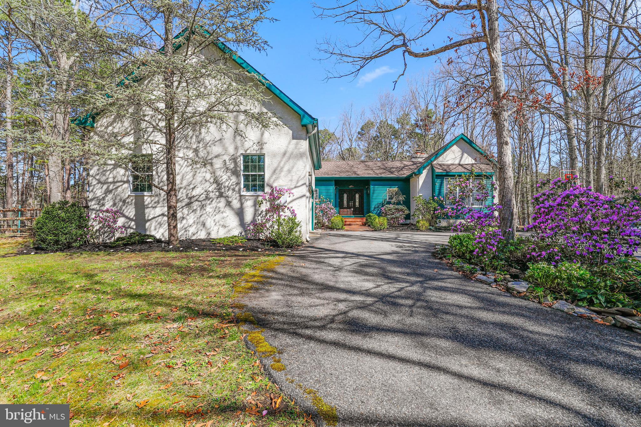 4 RIDGE COURT