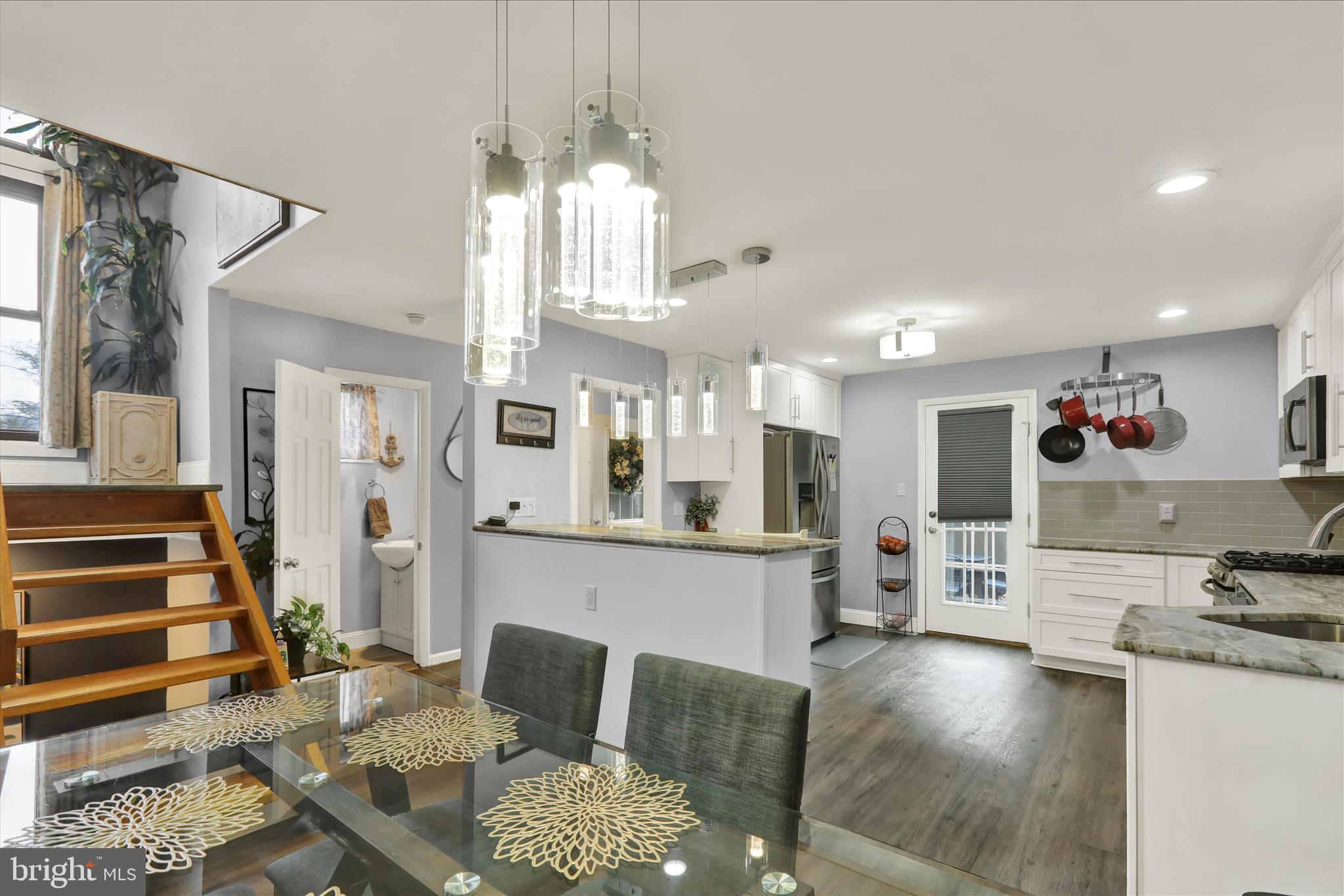 FLYING HILLS - Residential