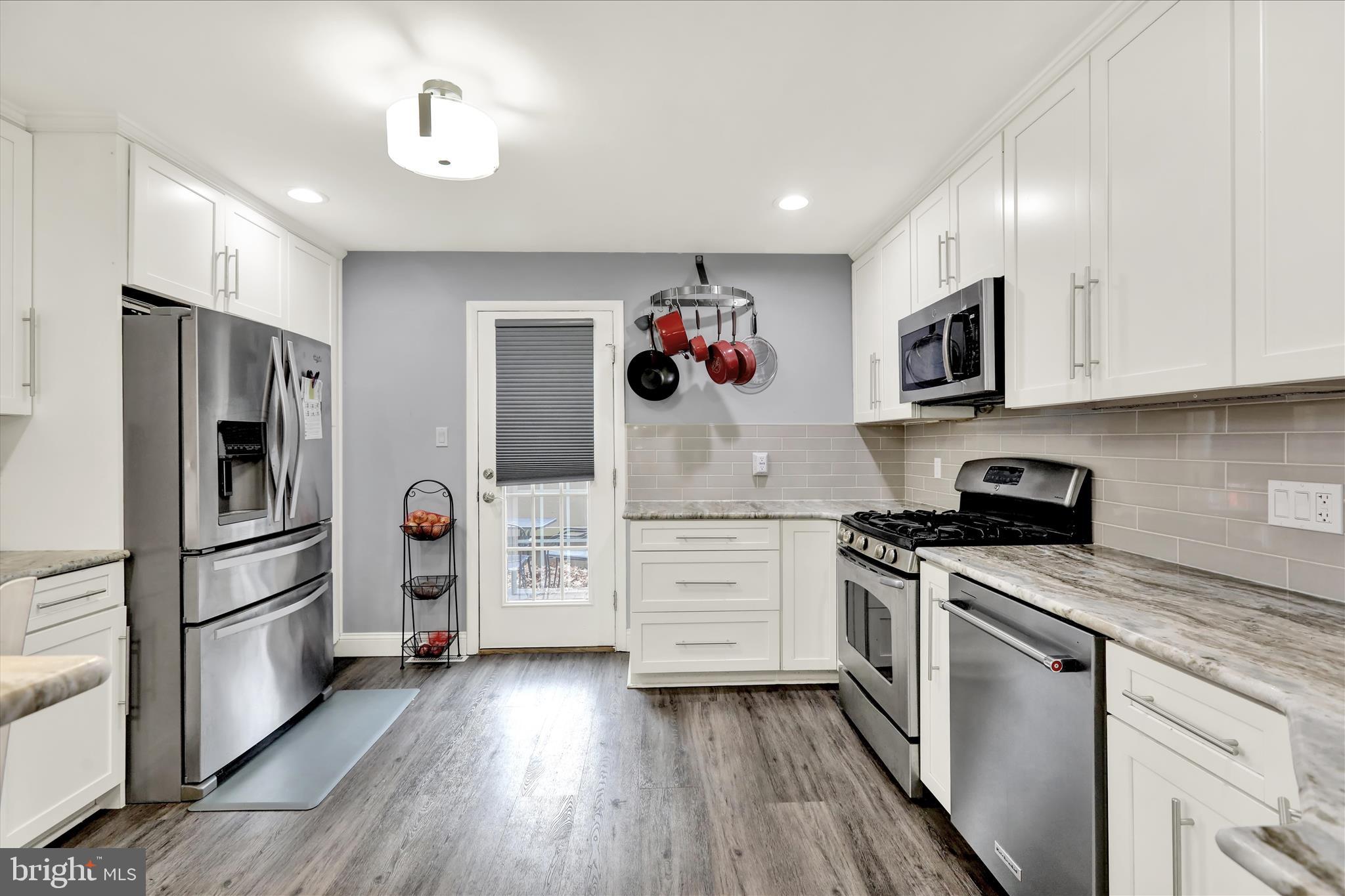 FLYING HILLS - Residential