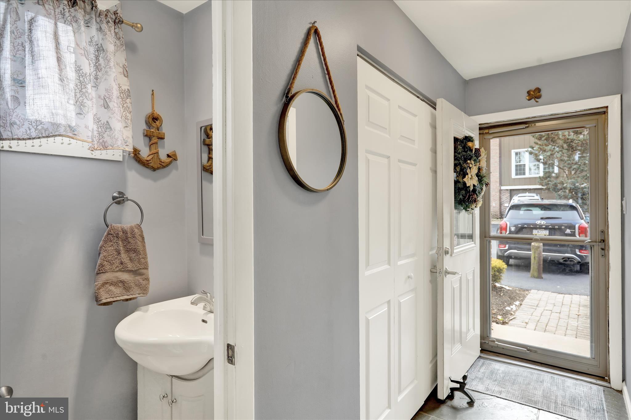 FLYING HILLS - Residential