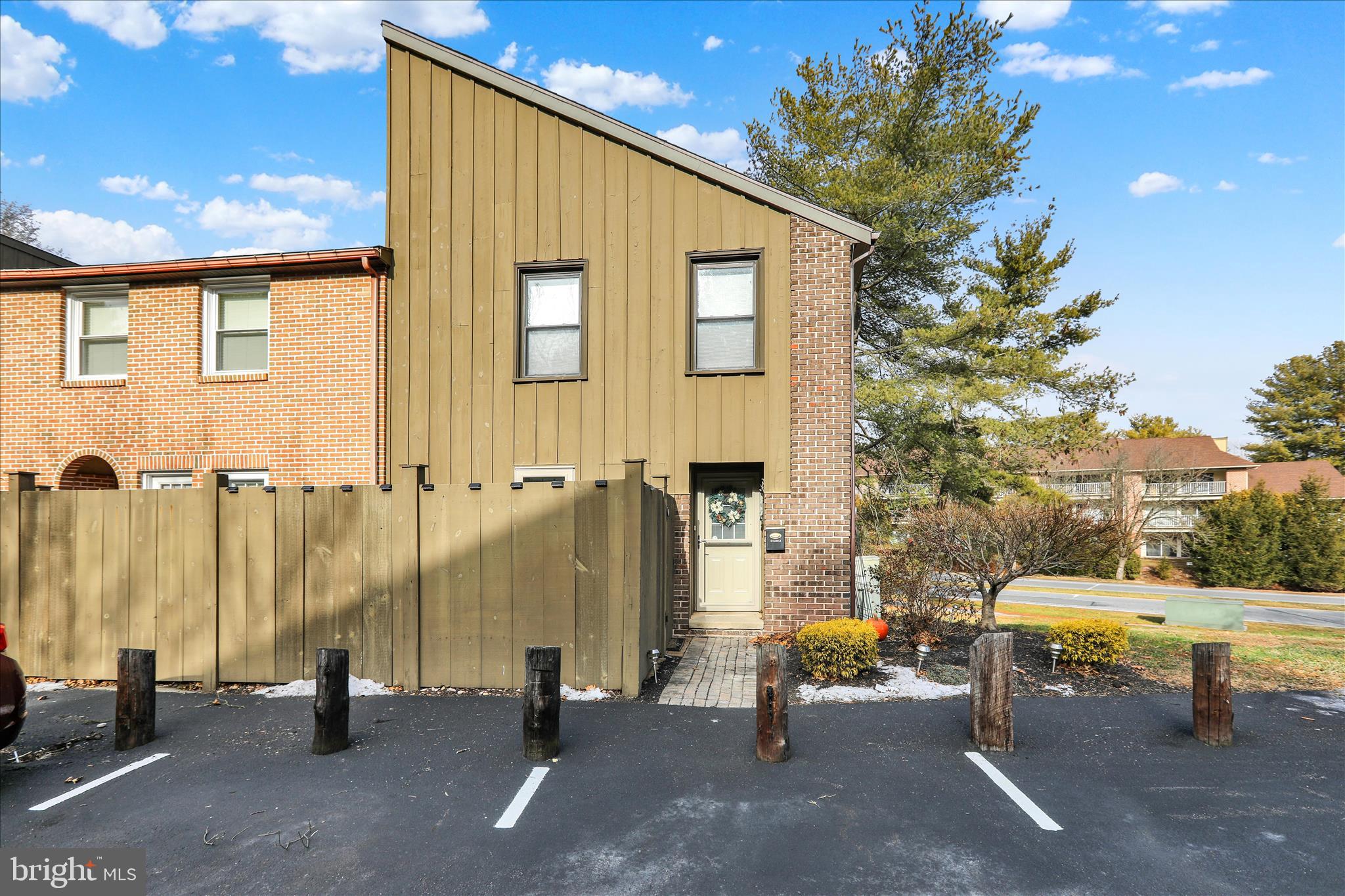 FLYING HILLS - Residential