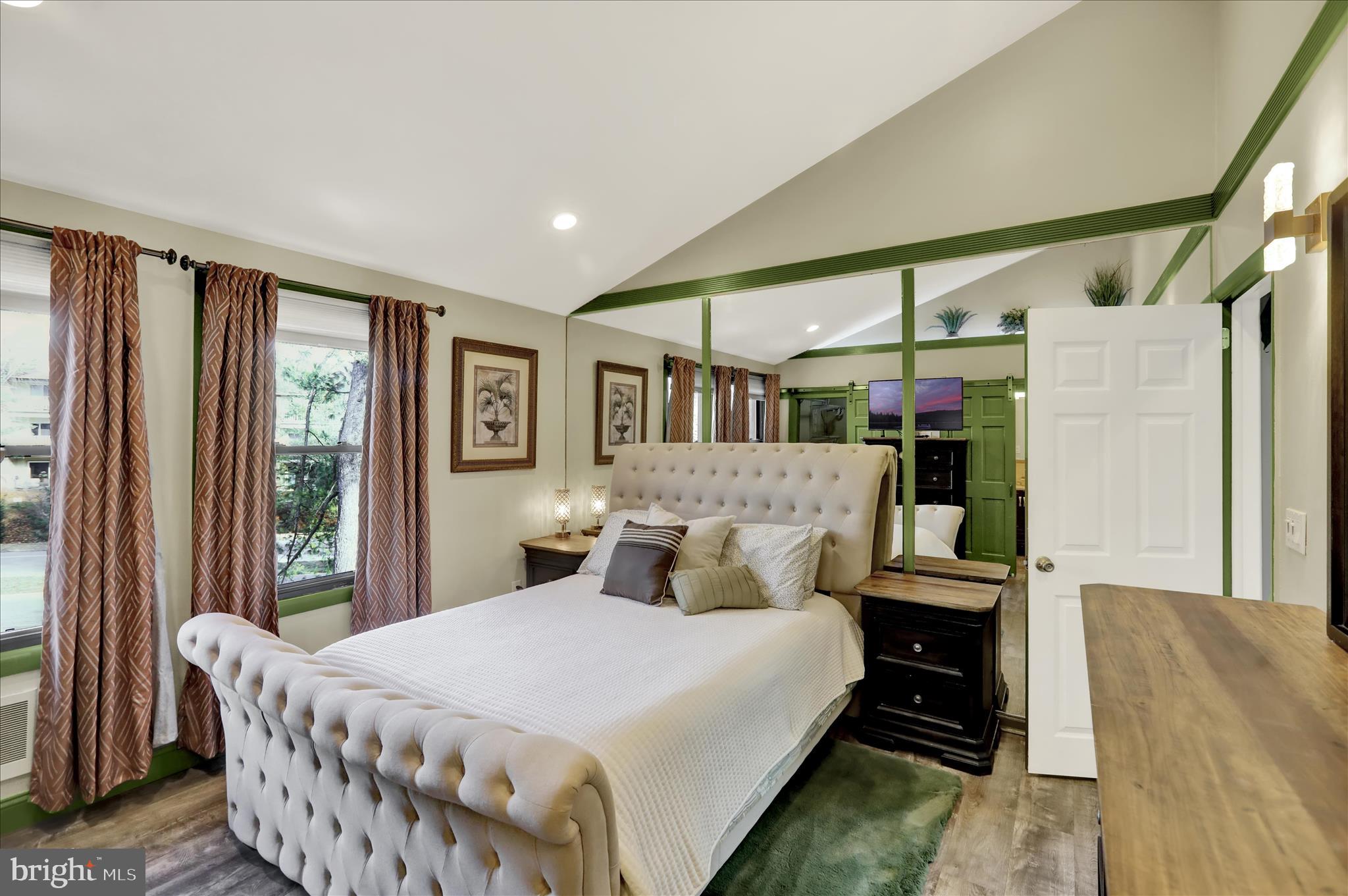 FLYING HILLS - Residential