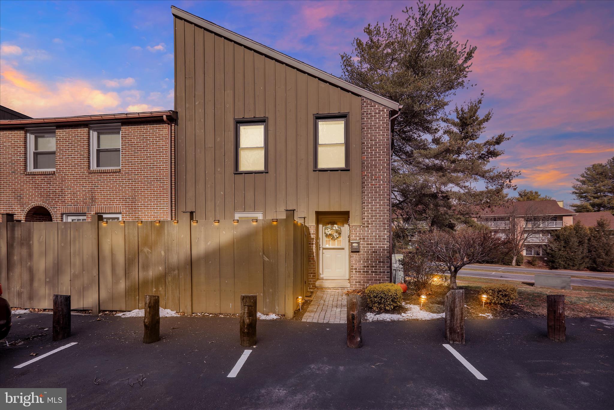 FLYING HILLS - Residential