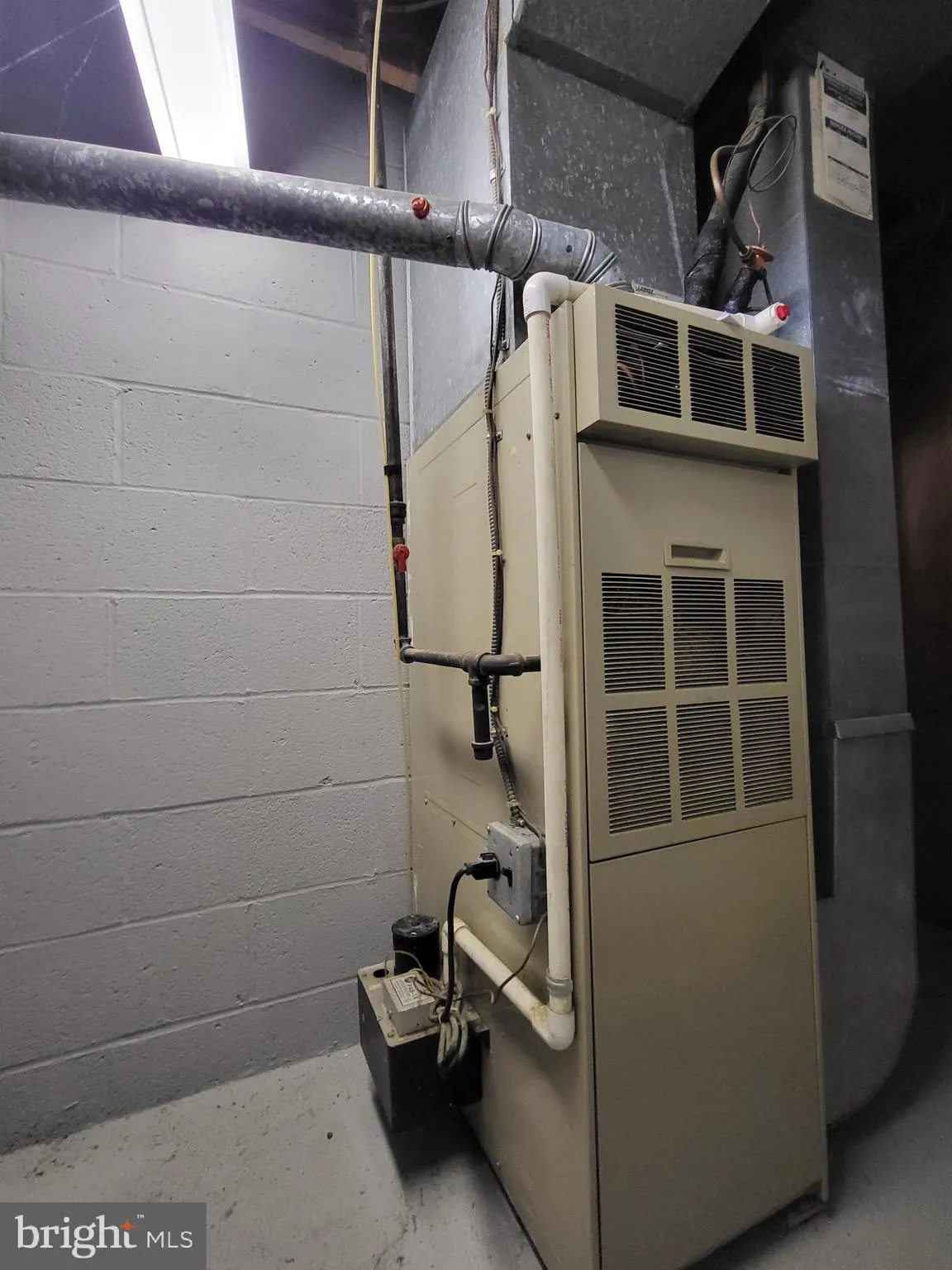 Reading, Pennsylvania 19605, United States, 3 Bedrooms Bedrooms, ,2 BathroomsBathrooms,Residential,Pending,181826