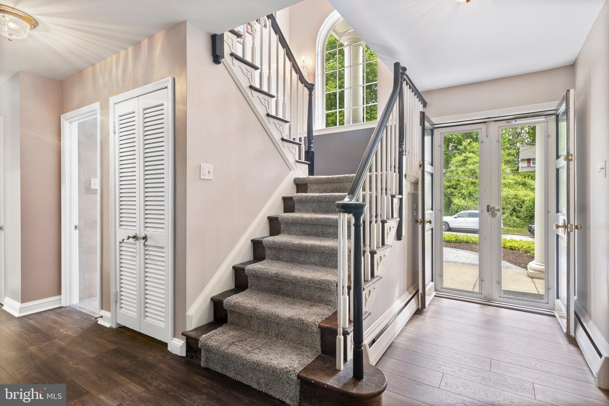 ROSLYN - Residential