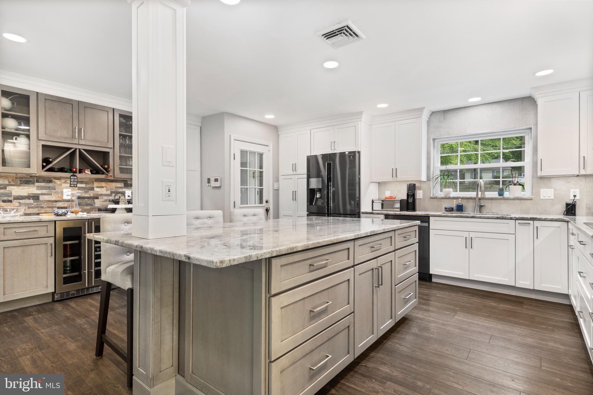 ROSLYN - Residential