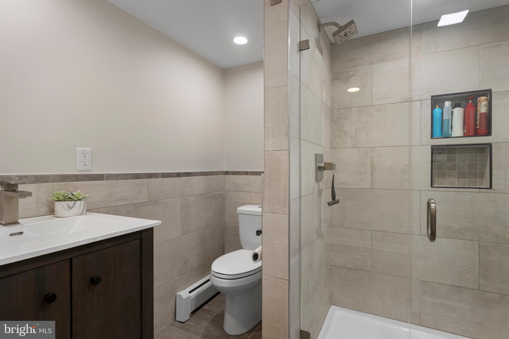 ROSLYN - Residential