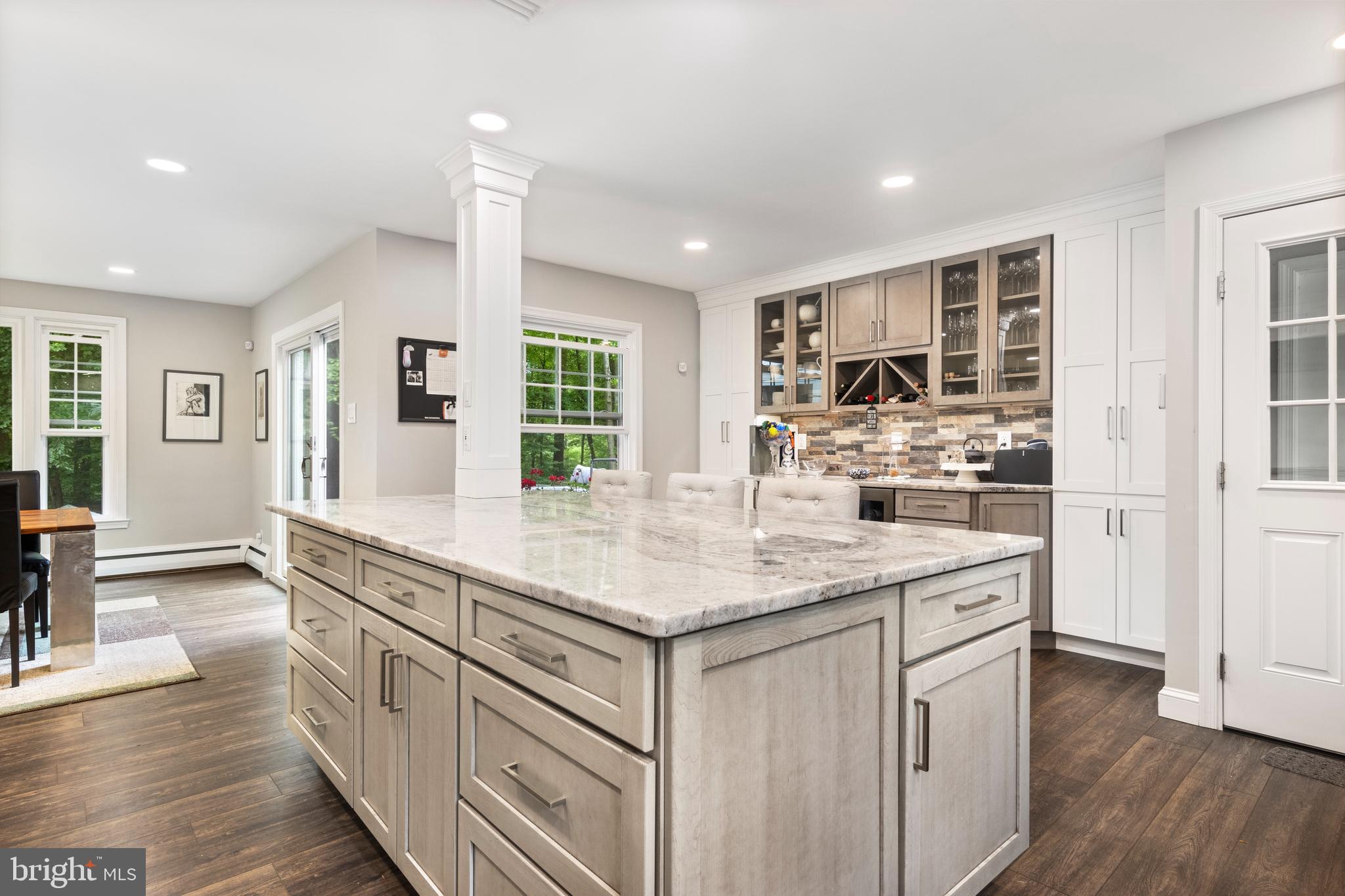 ROSLYN - Residential