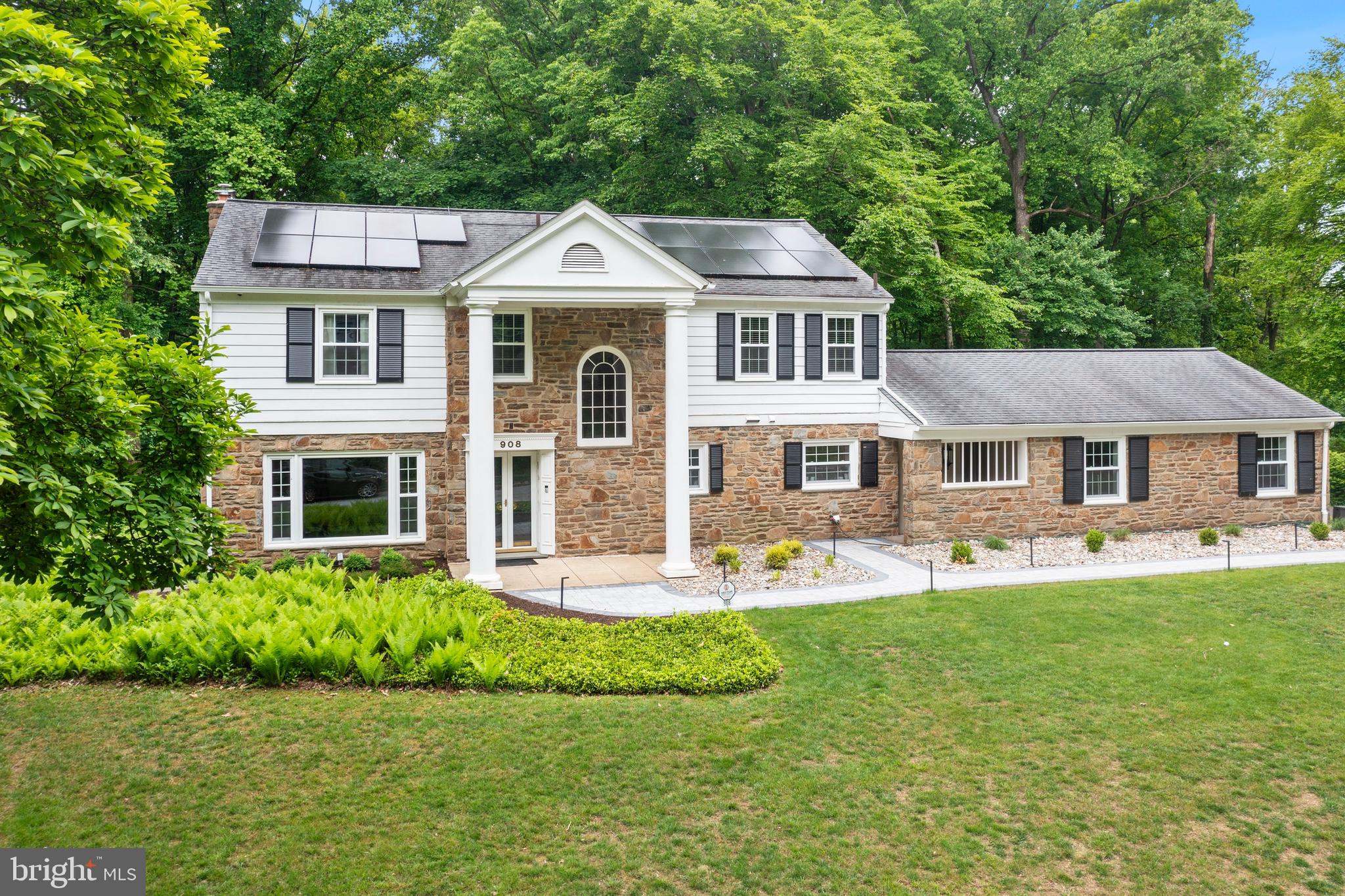 ROSLYN - Residential