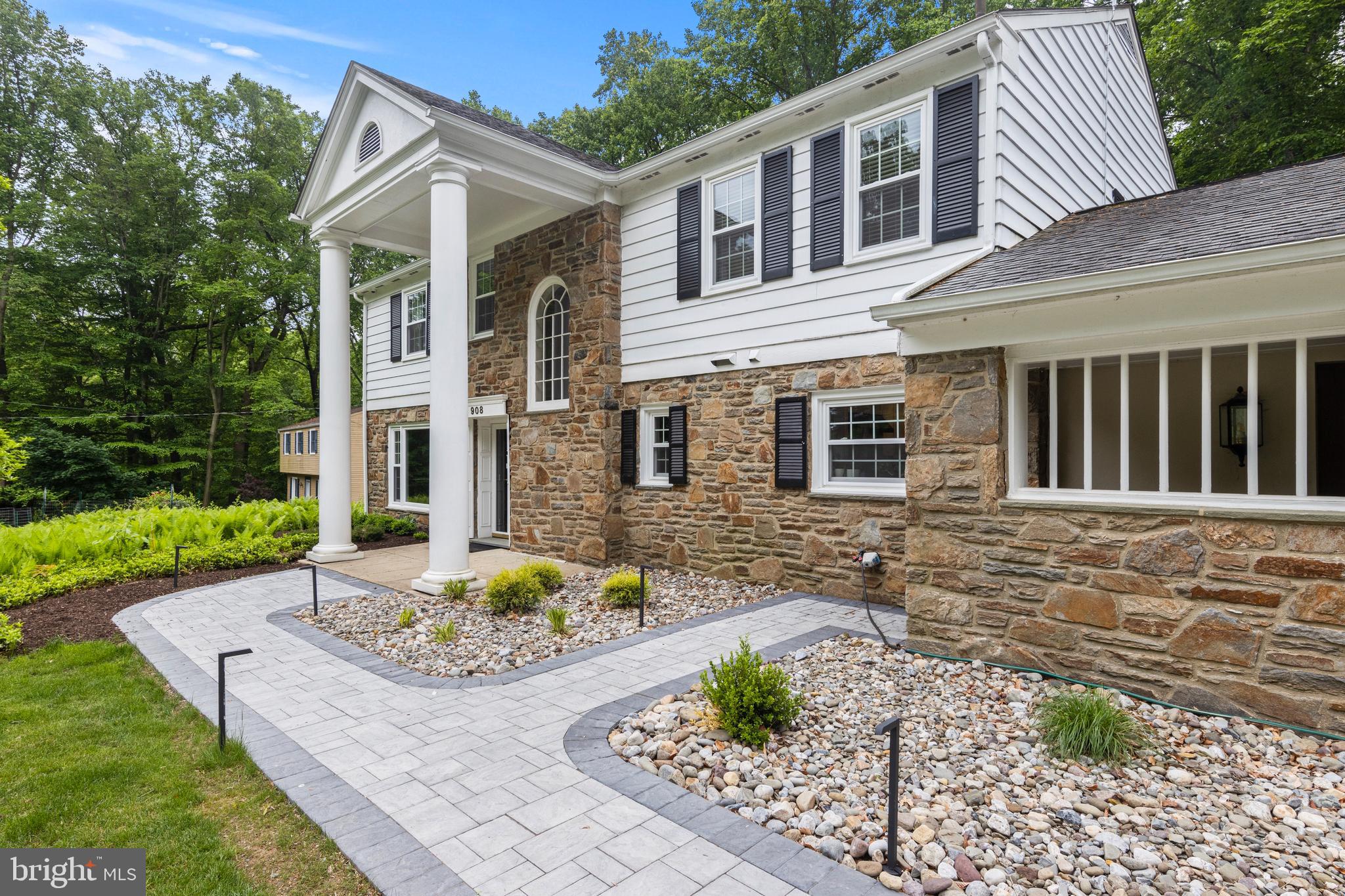 ROSLYN - Residential