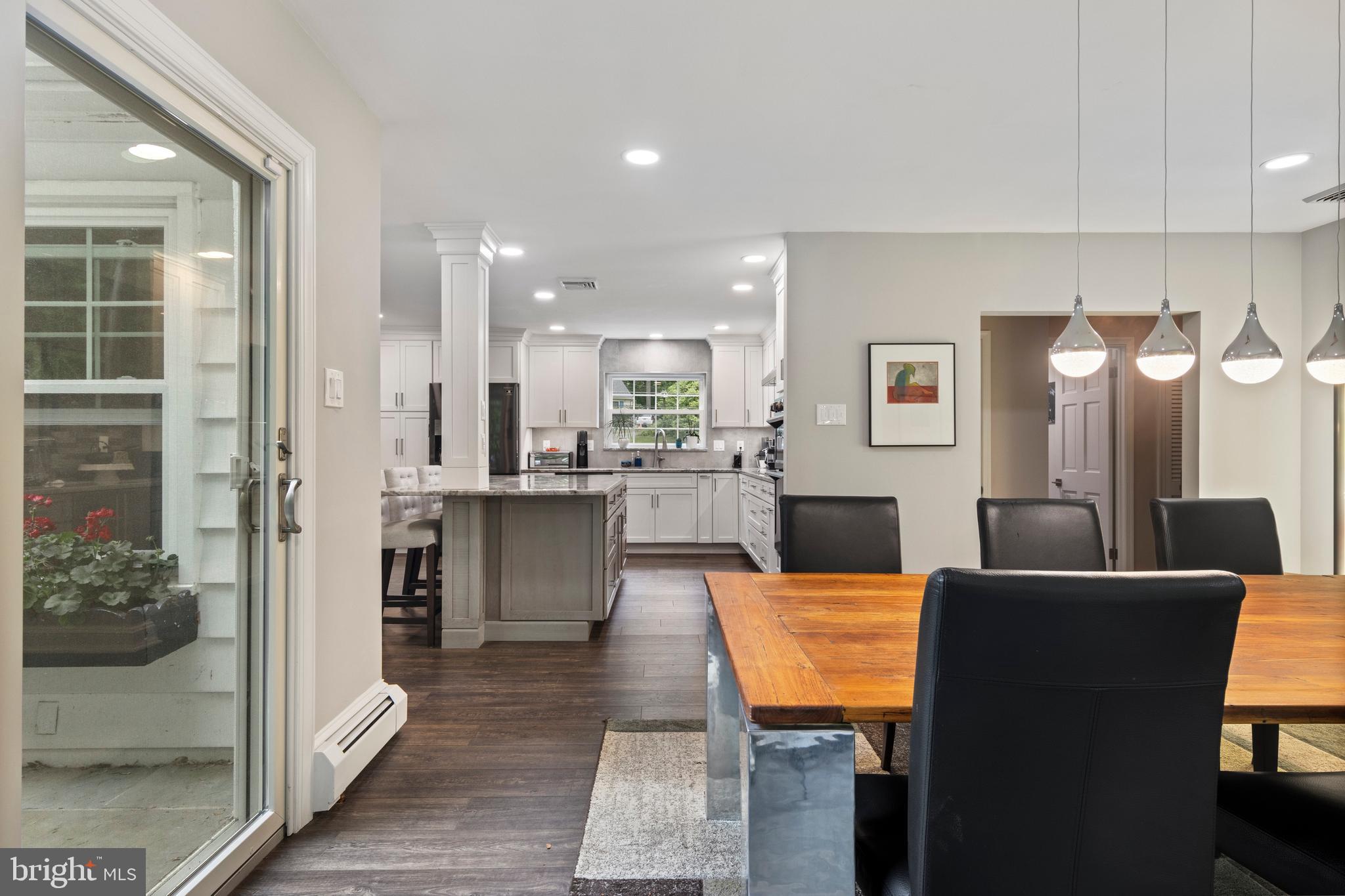 ROSLYN - Residential