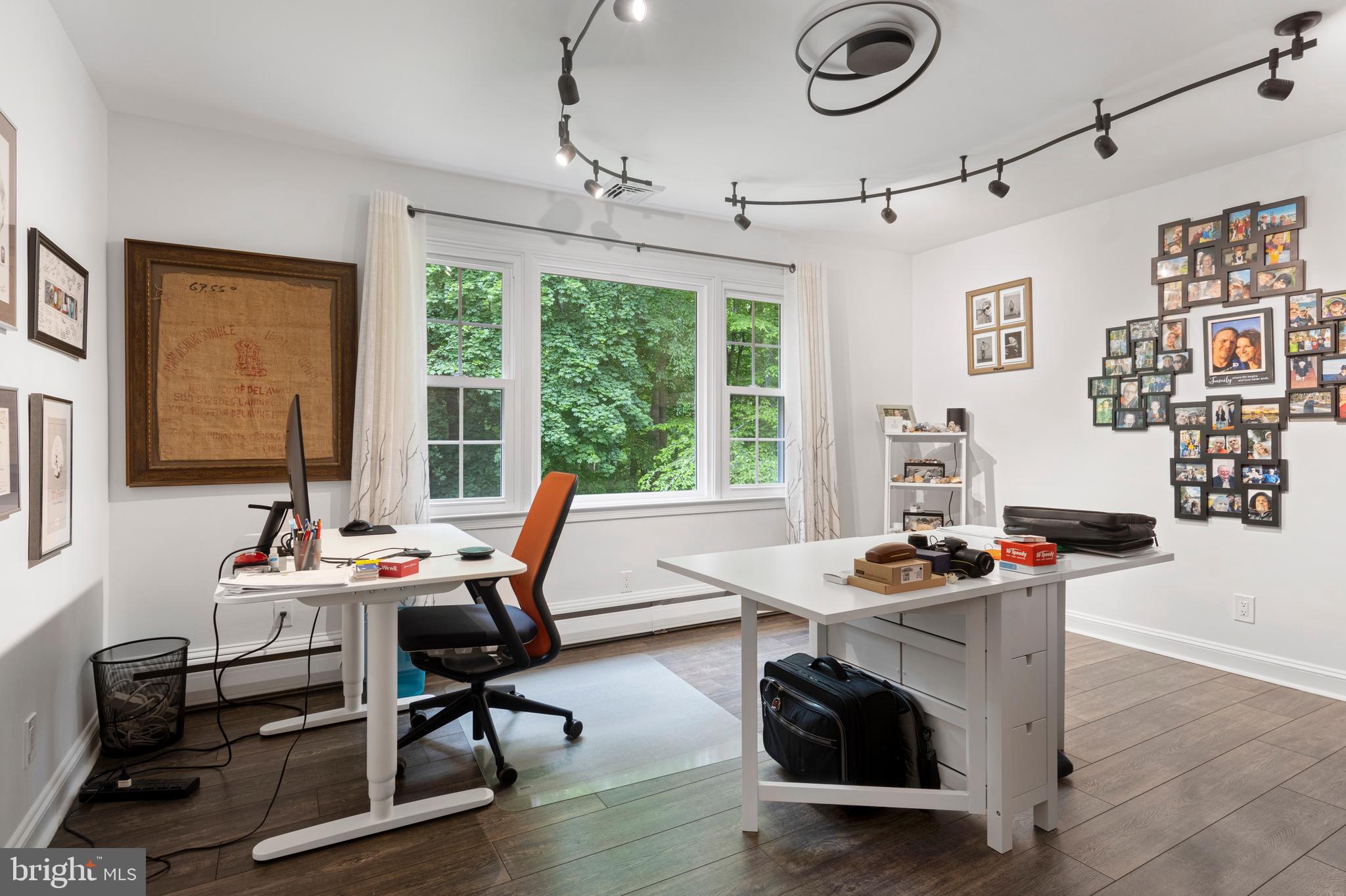 ROSLYN - Residential