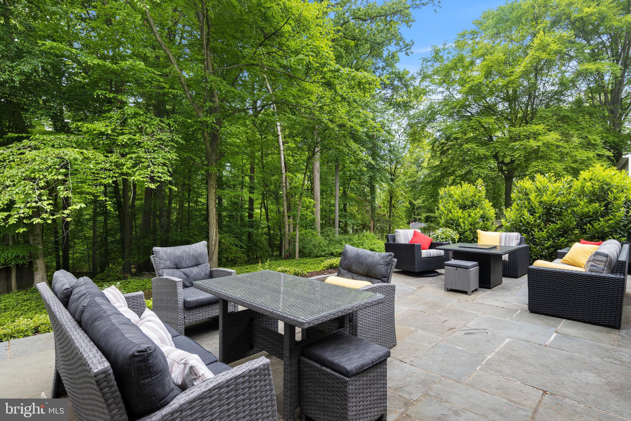 ROSLYN - Residential