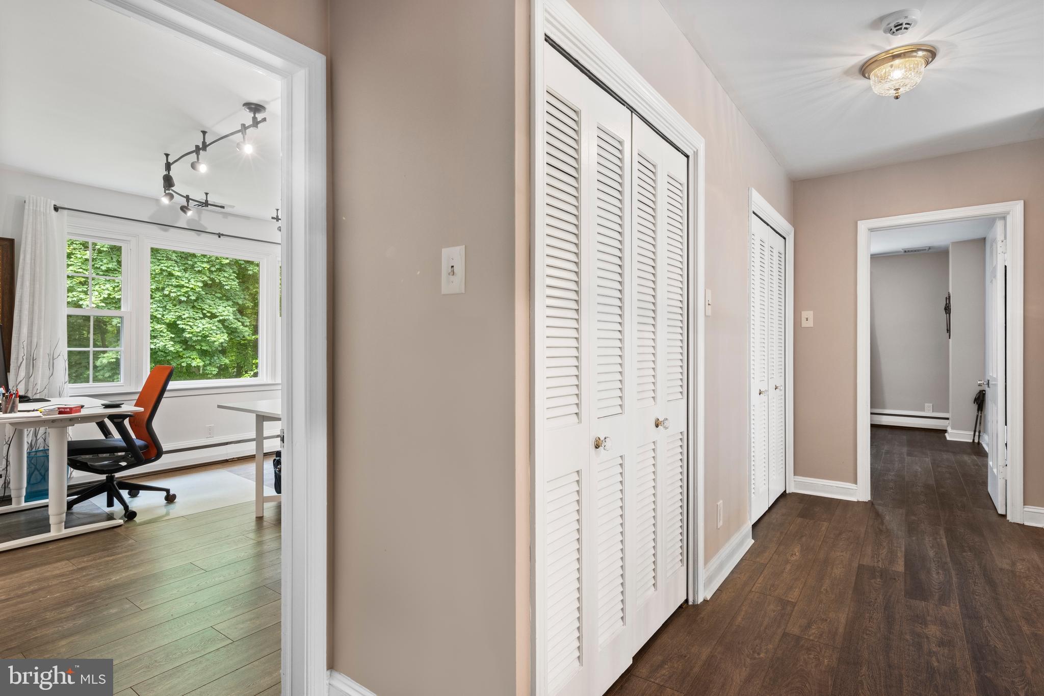 ROSLYN - Residential