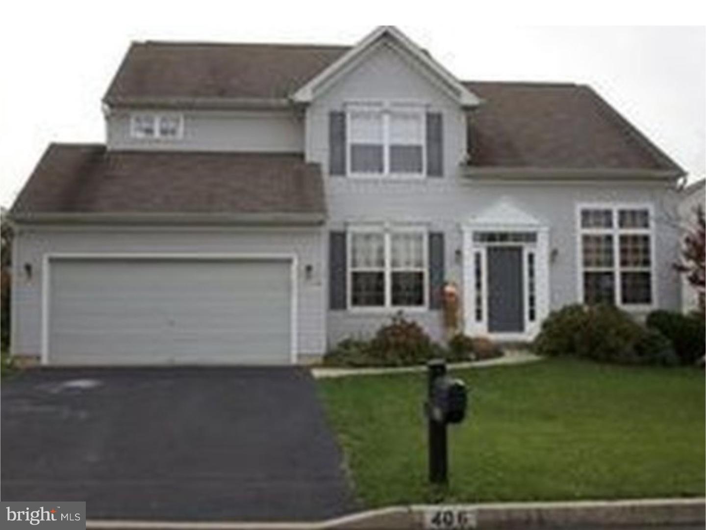 Northgate at Cranberry Estates.  Large corner lot, well maintained home; 9 foot ceilings in main level; 2 story entry foyer with hardwood floors and vault ceiling in living room.  Full, dry, unfinished basement, ready for your improvements.  Brand new Samsung 5-burner gas range; brand new Samsung dishwasher; brand new microwave.  Potential for butler pantry between kitchen and dining room.  First floor laundry room.  Breakfast Room has skylights and sliding door to large Trex deck.  Family Room has gas log fireplace and ceiling fan.  Main bedroom has two walk-in closets and bathroom with double sink vanity, shower and tub.  Two-car garage.  One-year Homeowner Warranty included.  Freshly painted, new carpet in family room.  Ready to move in?