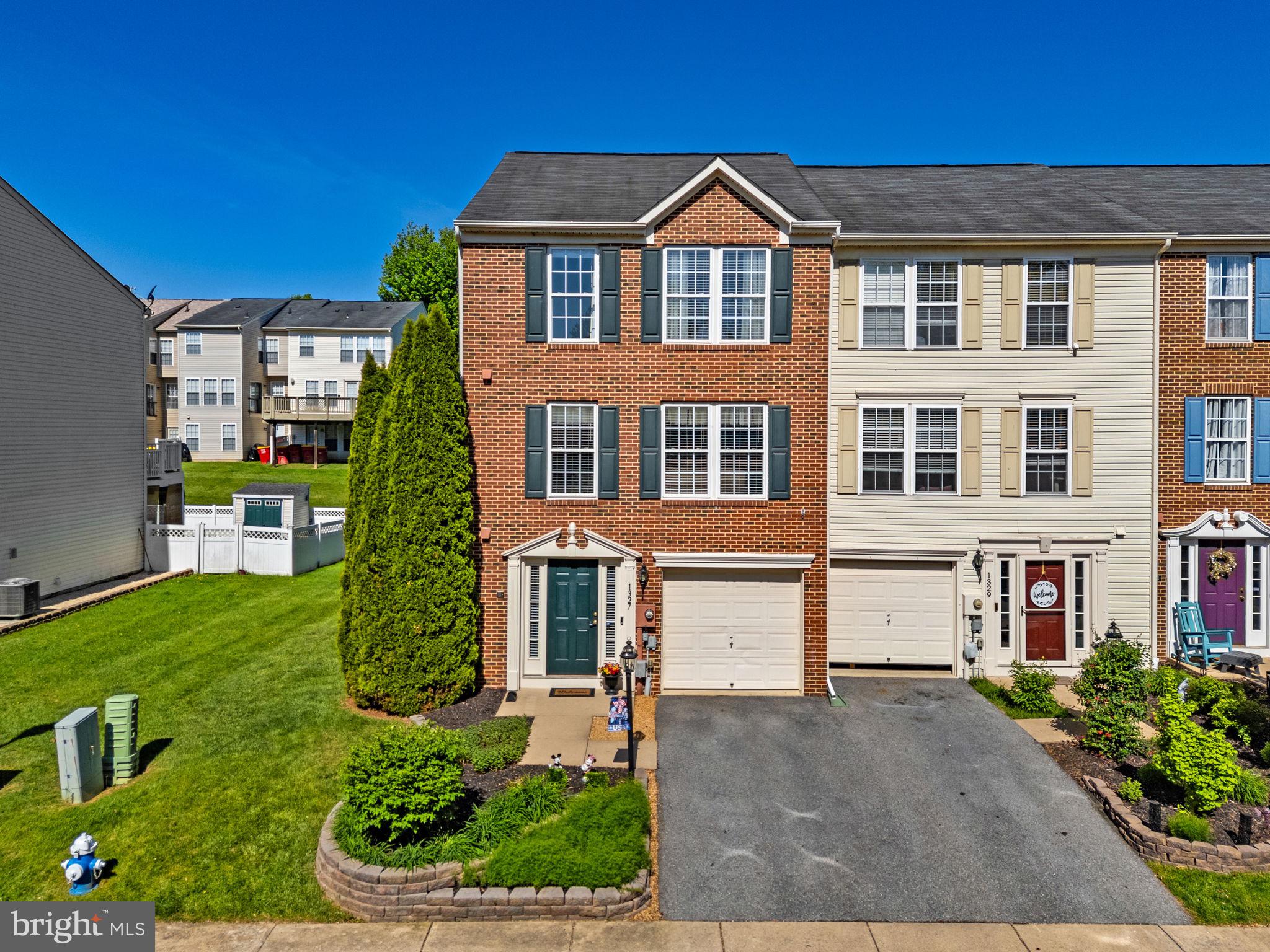 LAKELAND PLACE - Residential