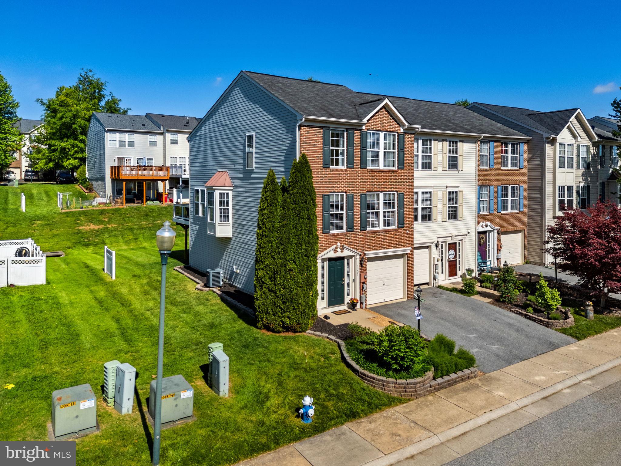 LAKELAND PLACE - Residential