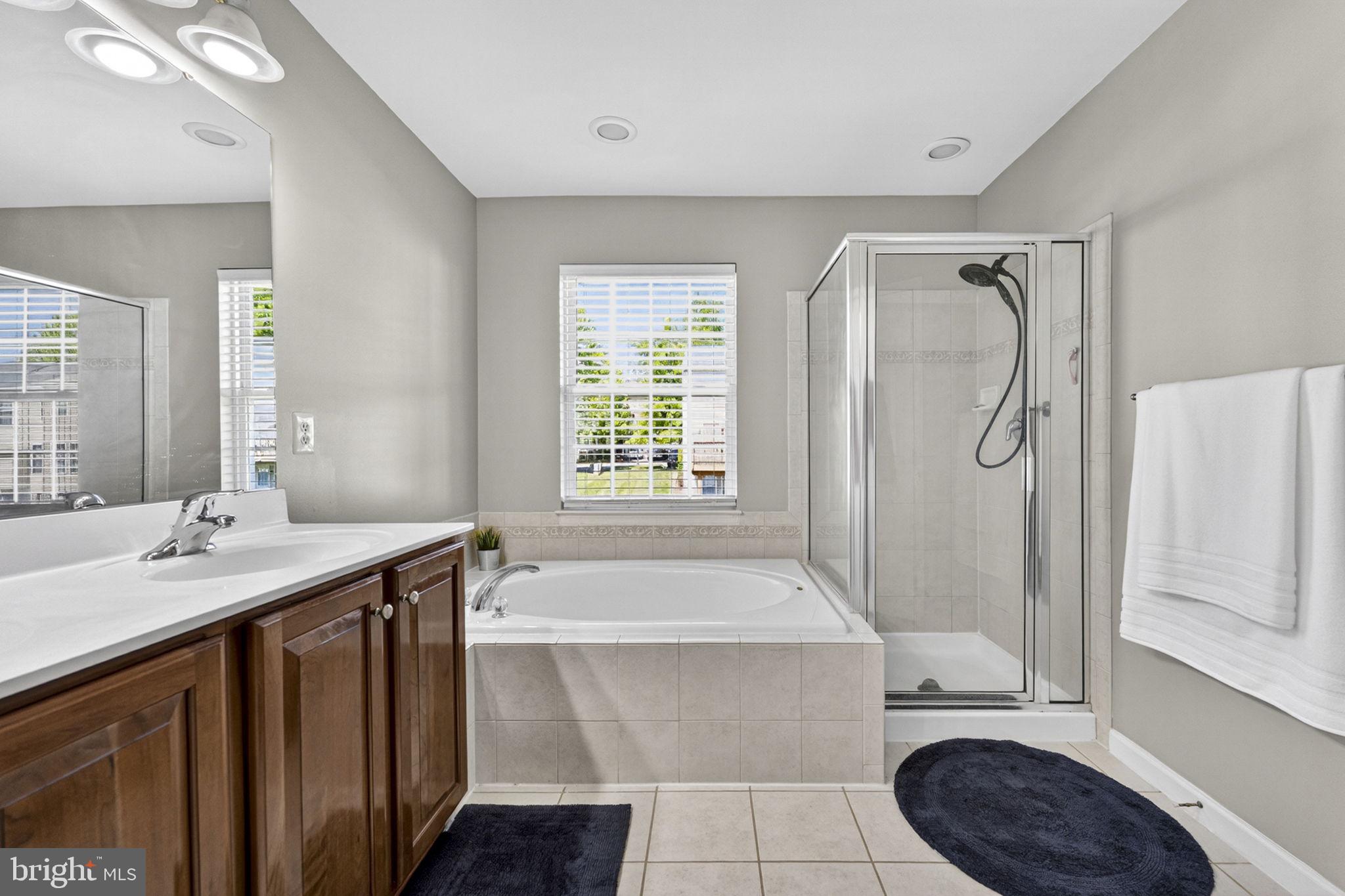 LAKELAND PLACE - Residential