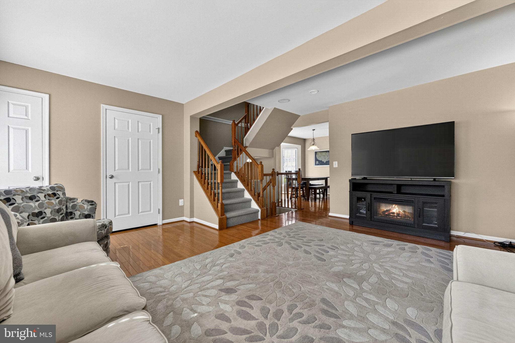 LAKELAND PLACE - Residential