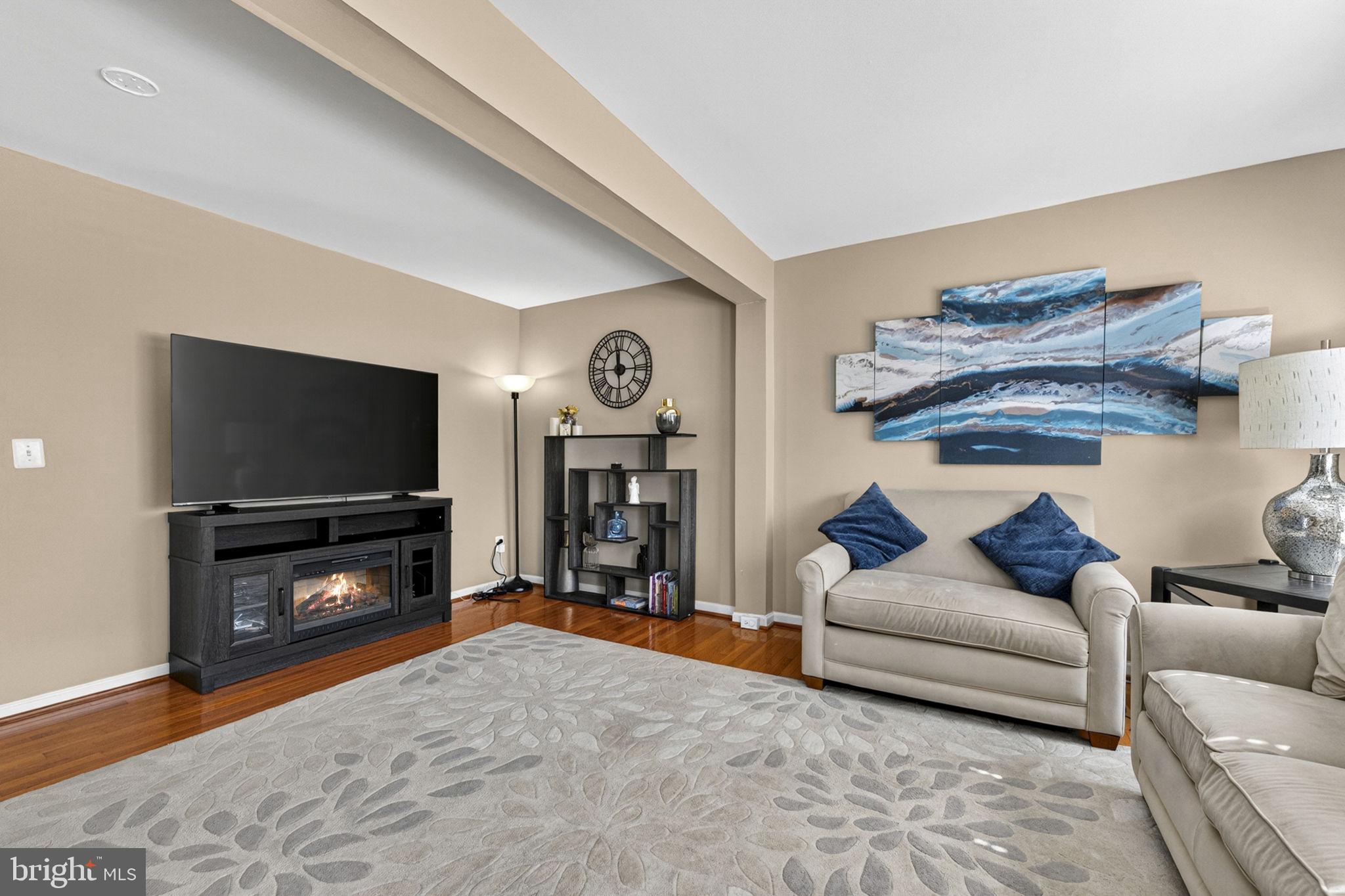 LAKELAND PLACE - Residential